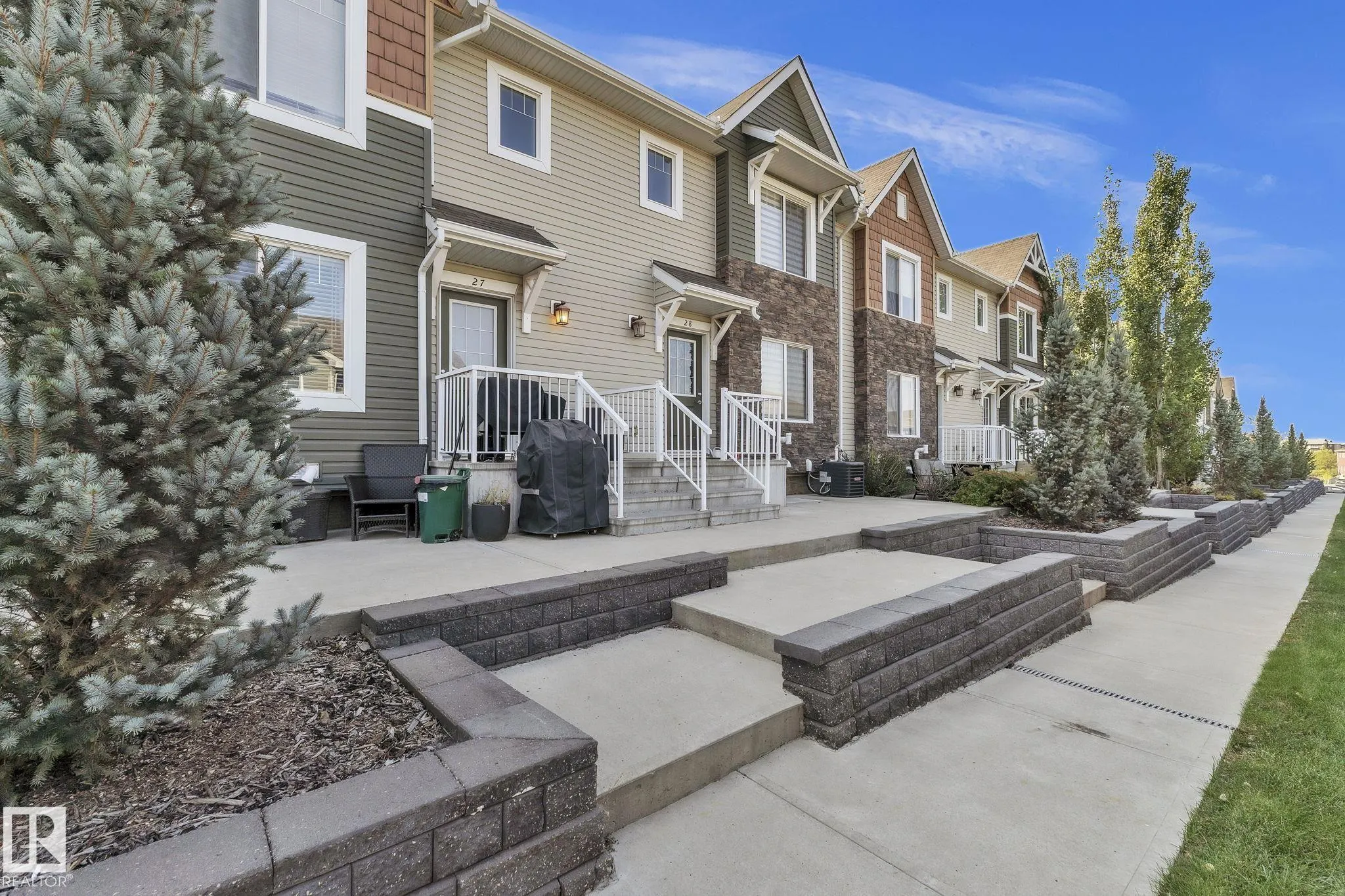 2922 MAPLE Way