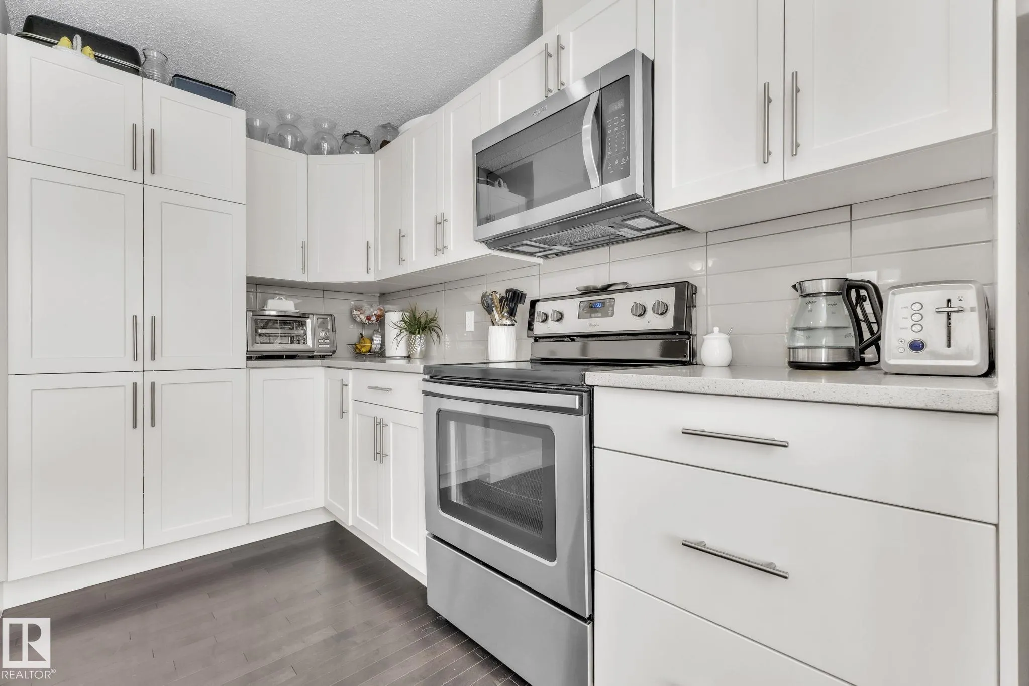 2922 MAPLE Way