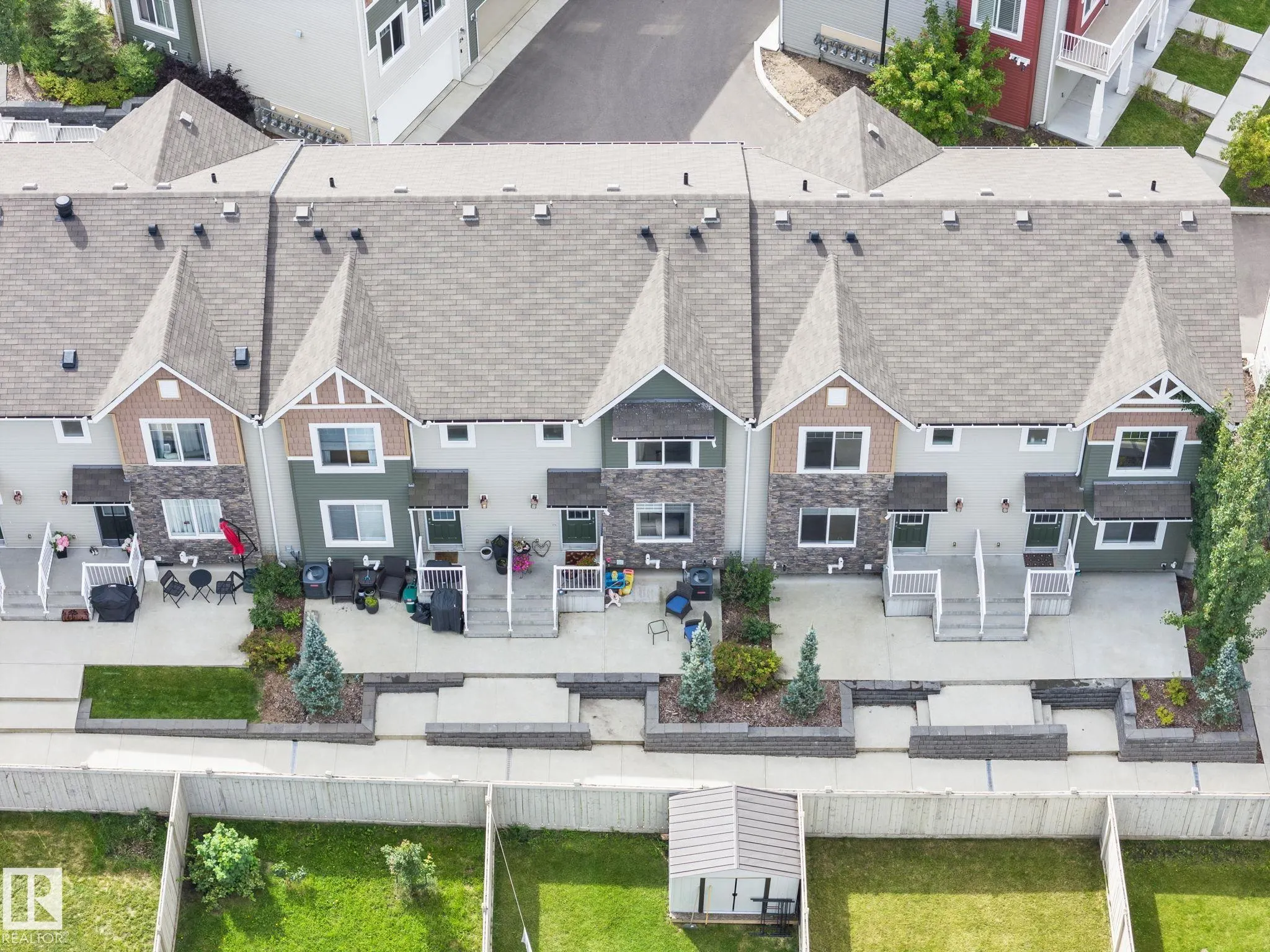 2922 MAPLE Way
