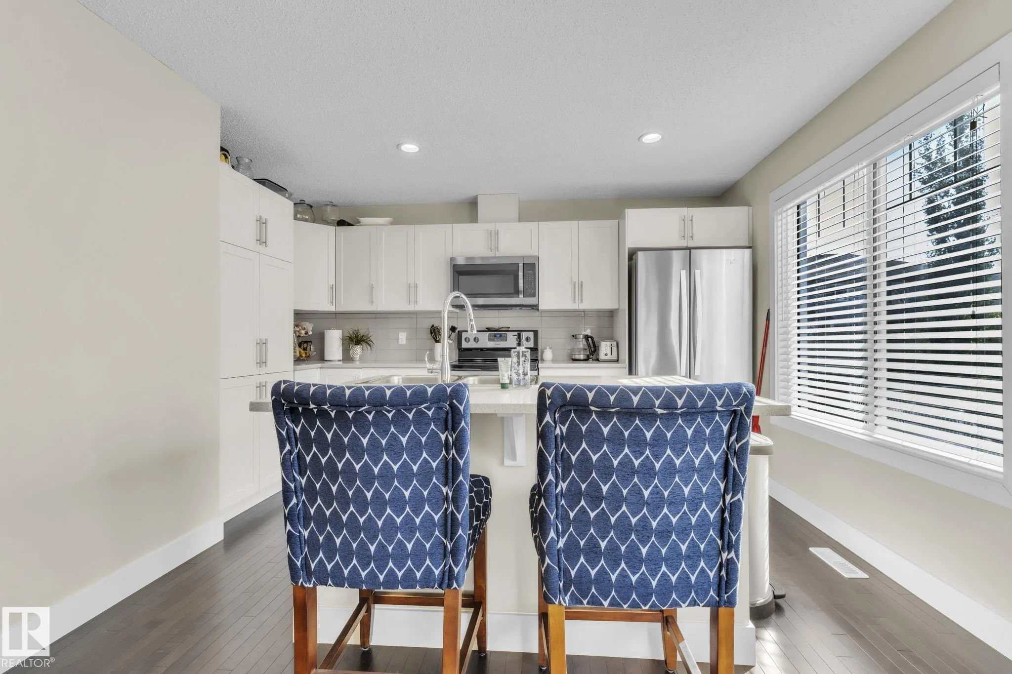 2922 MAPLE Way
