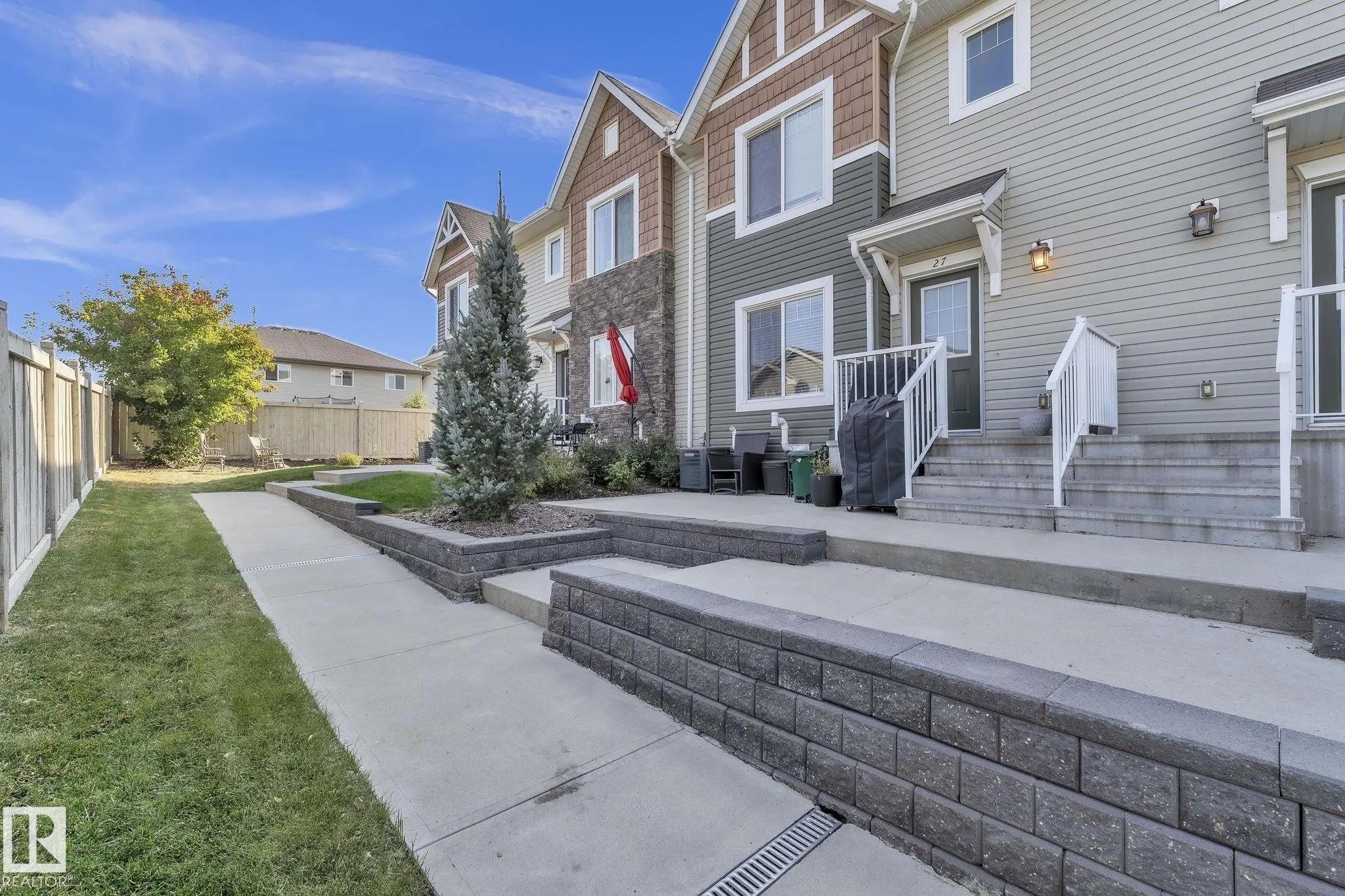 2922 MAPLE Way