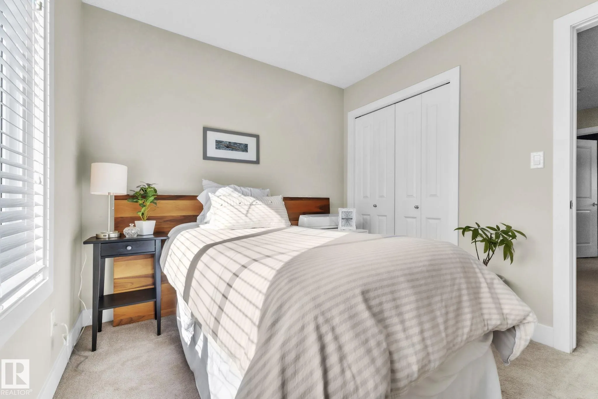 2922 MAPLE Way