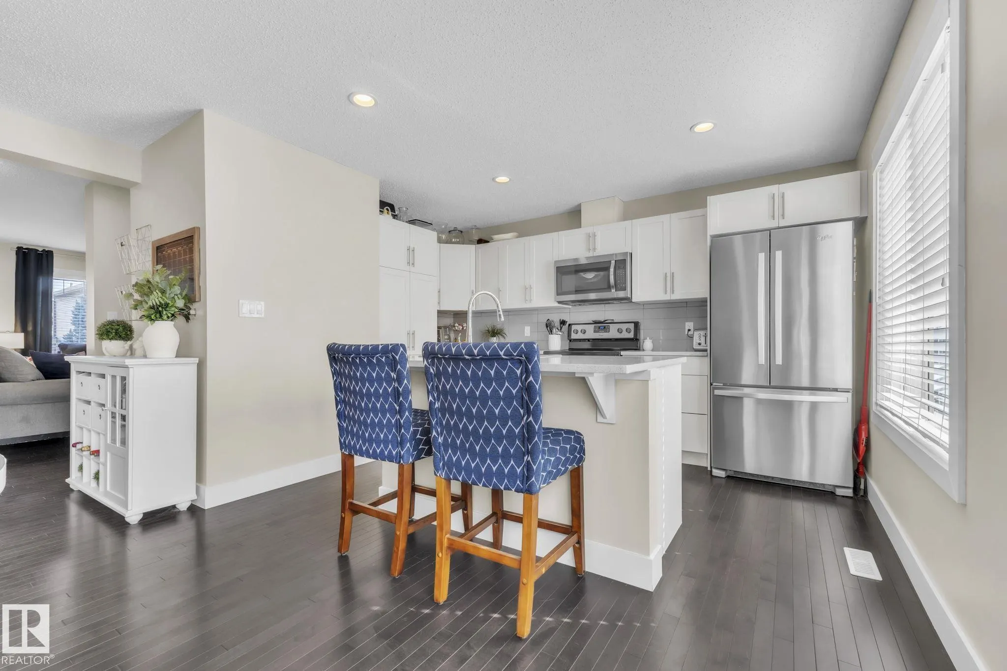 2922 MAPLE Way