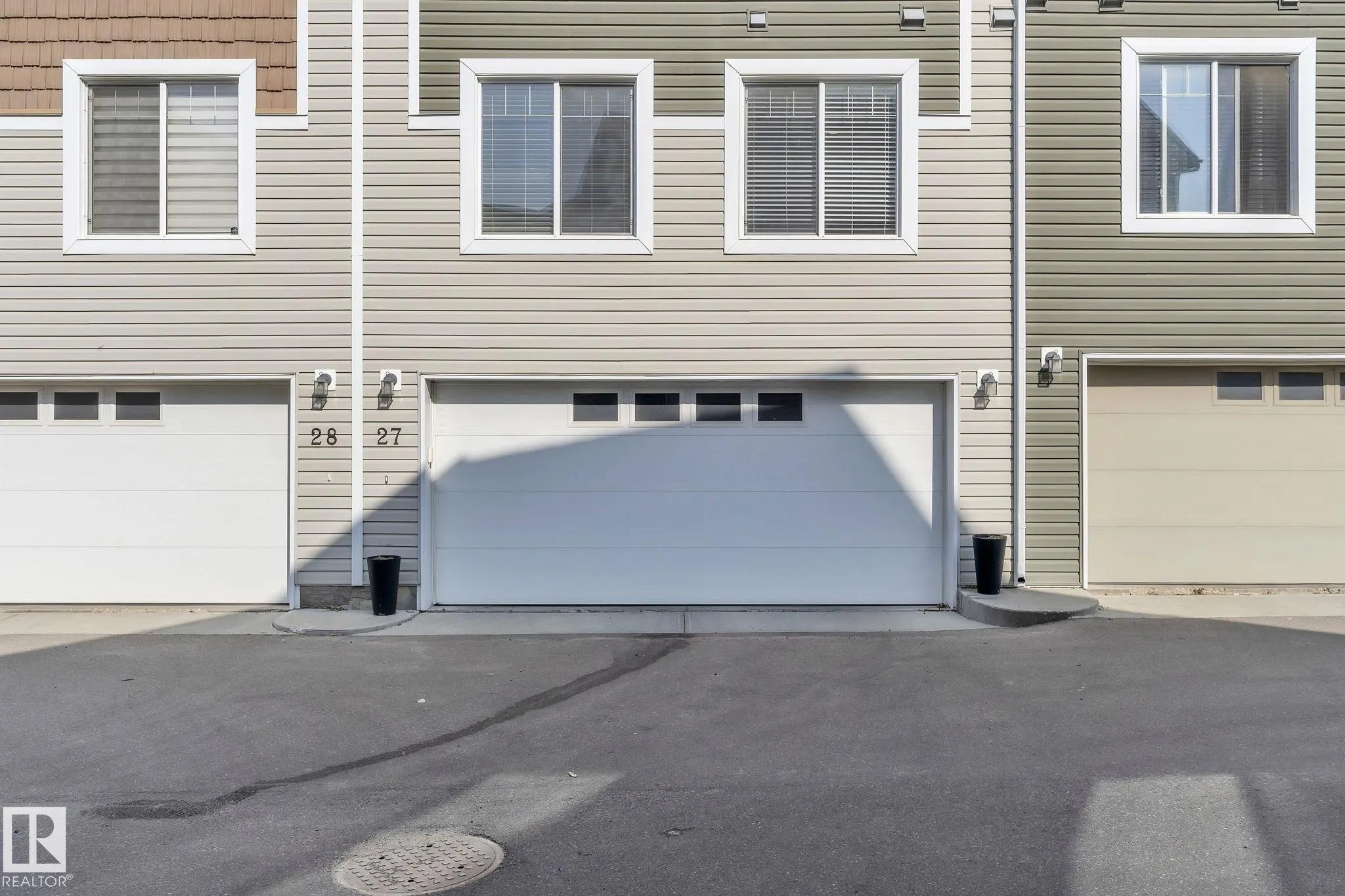 2922 MAPLE Way