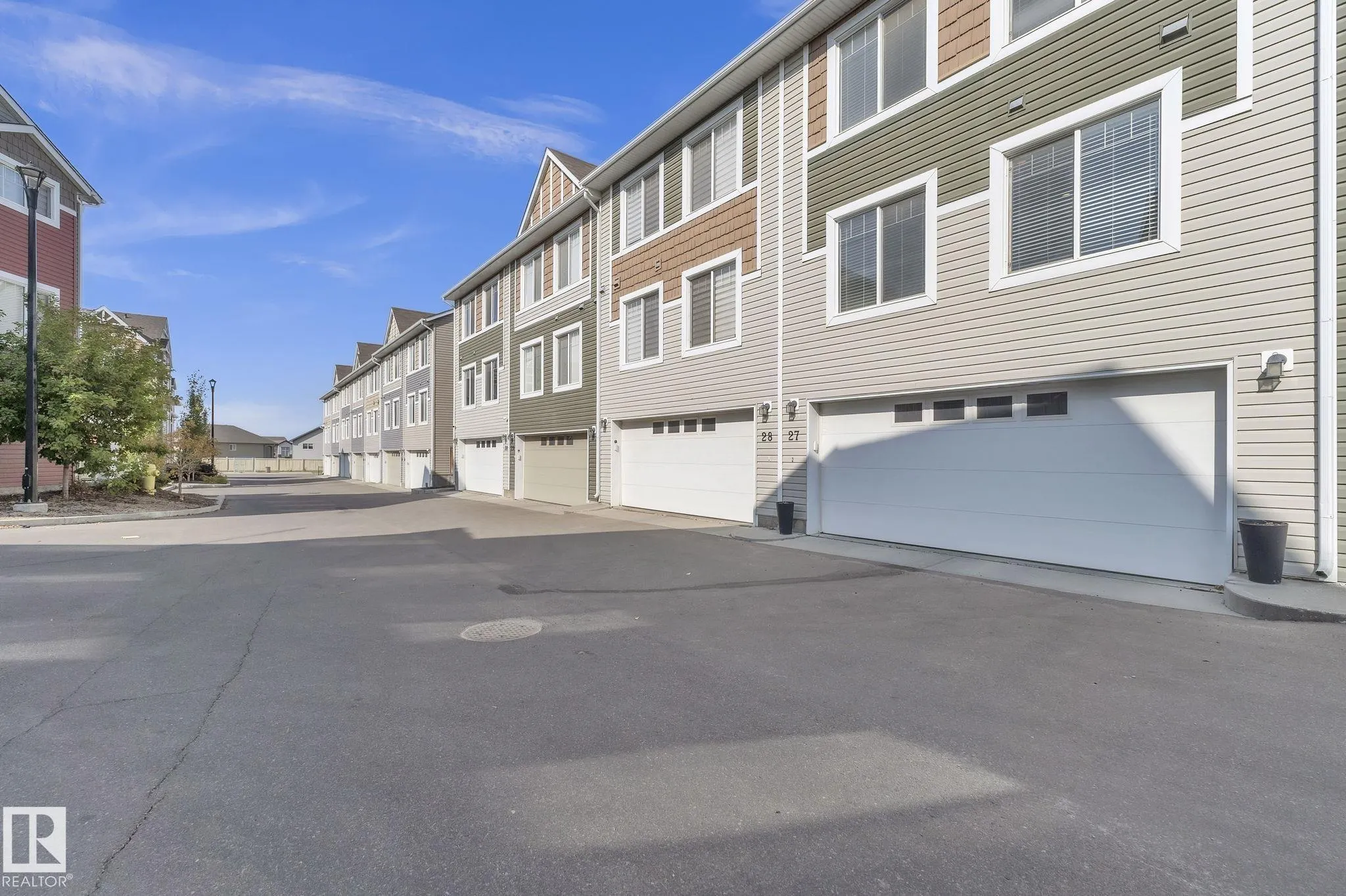 2922 MAPLE Way