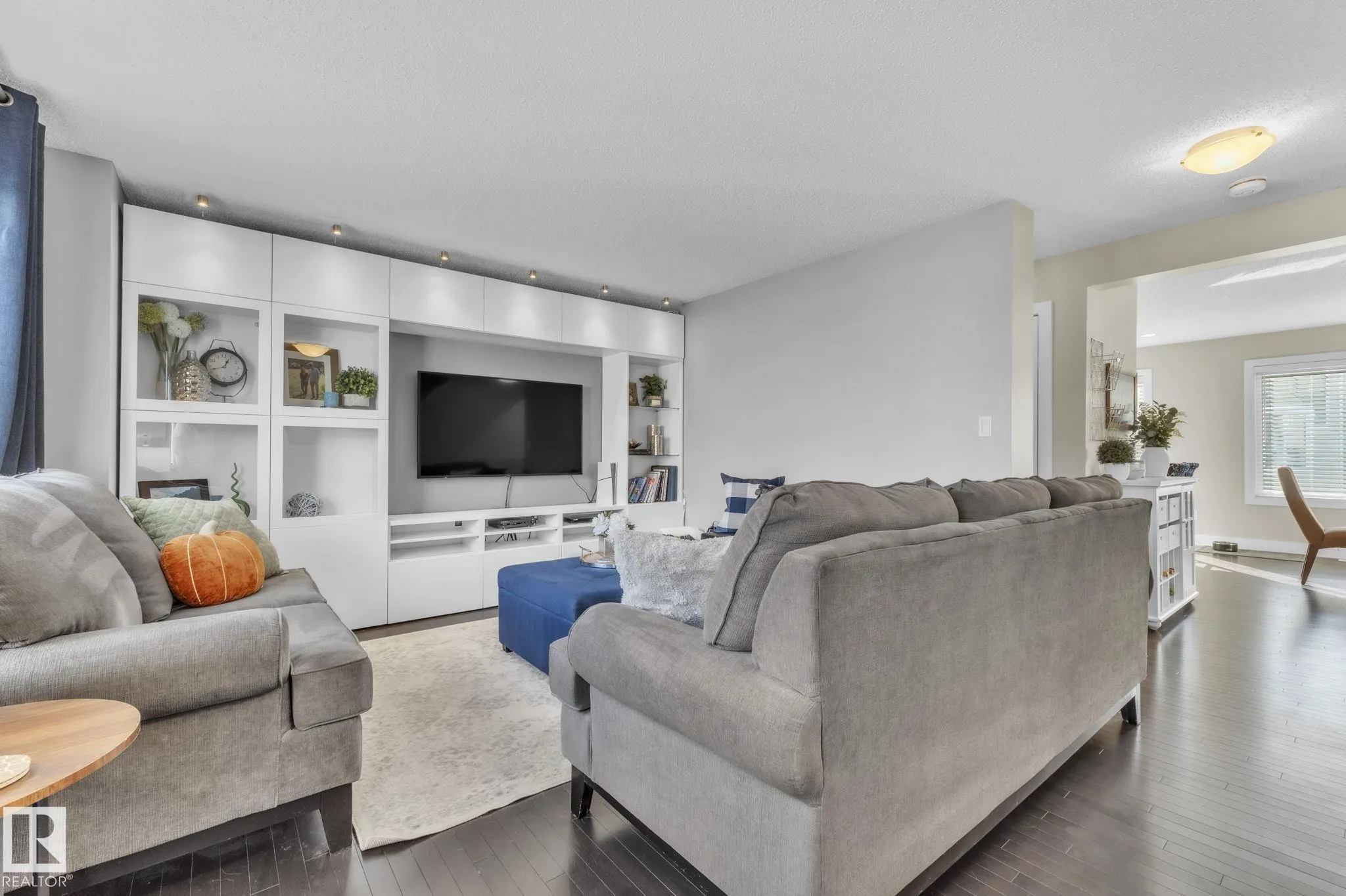 2922 MAPLE Way