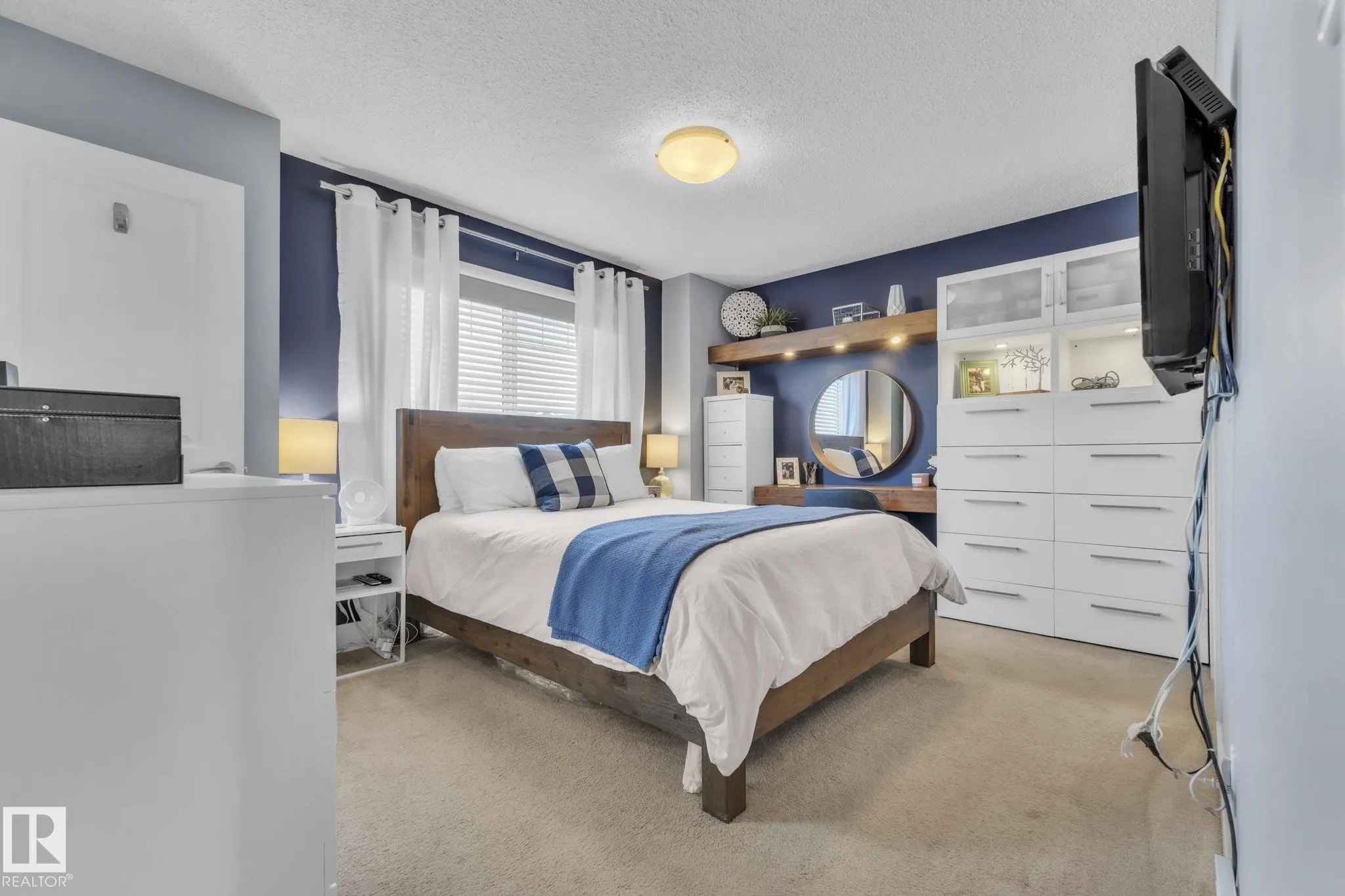 2922 MAPLE Way