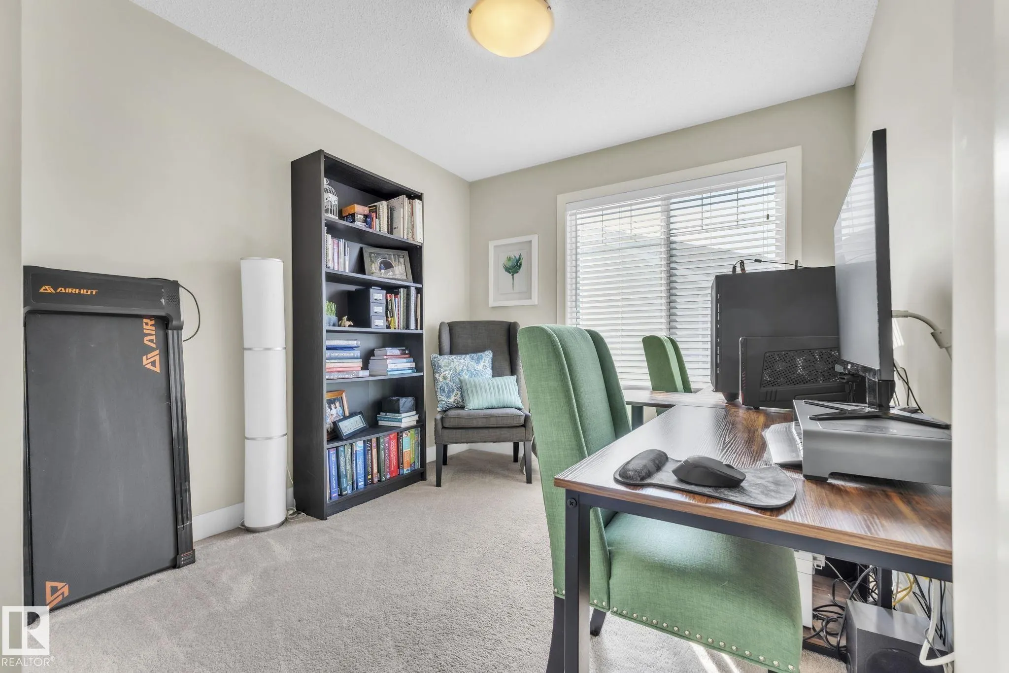 2922 MAPLE Way
