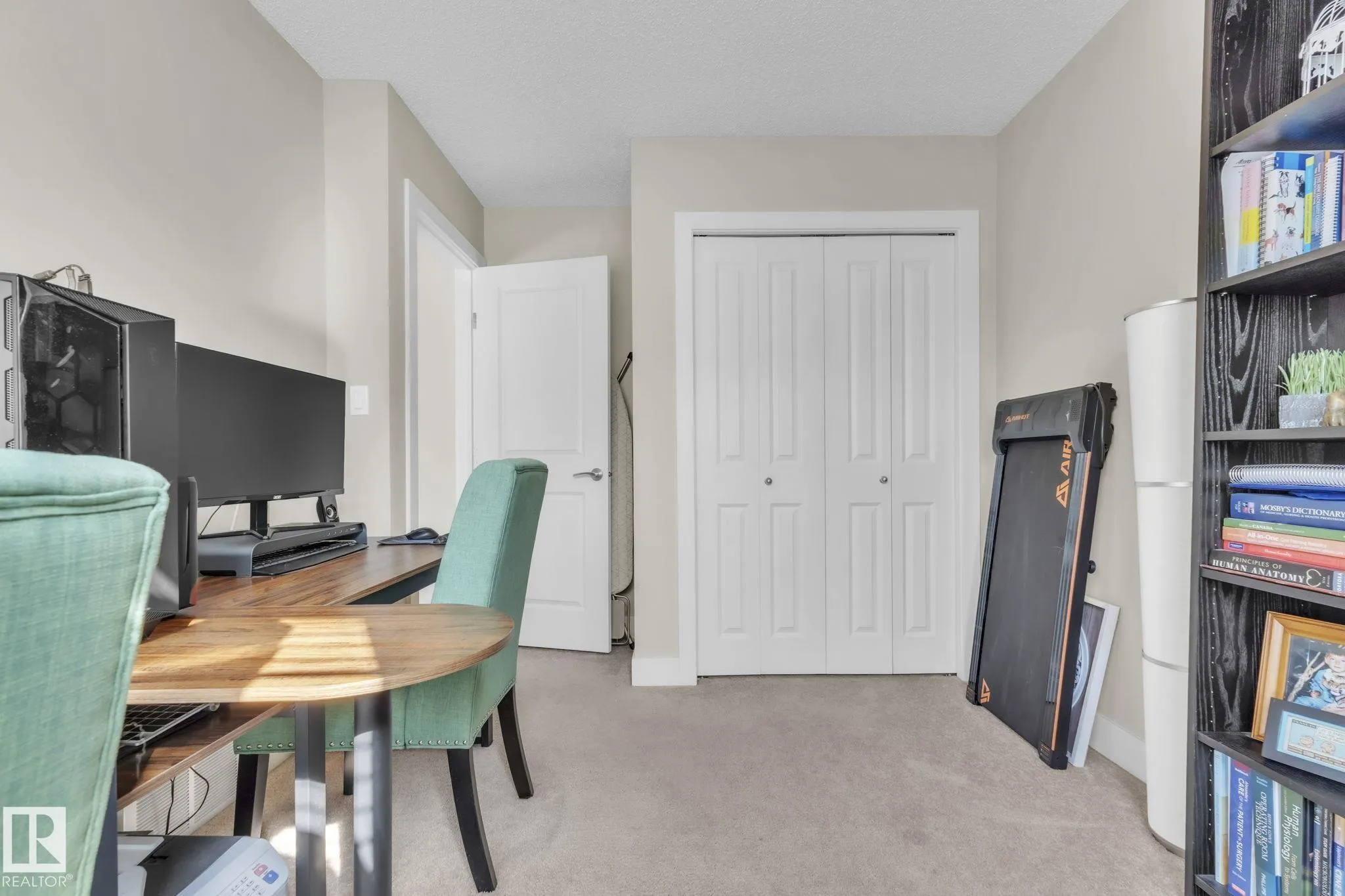2922 MAPLE Way