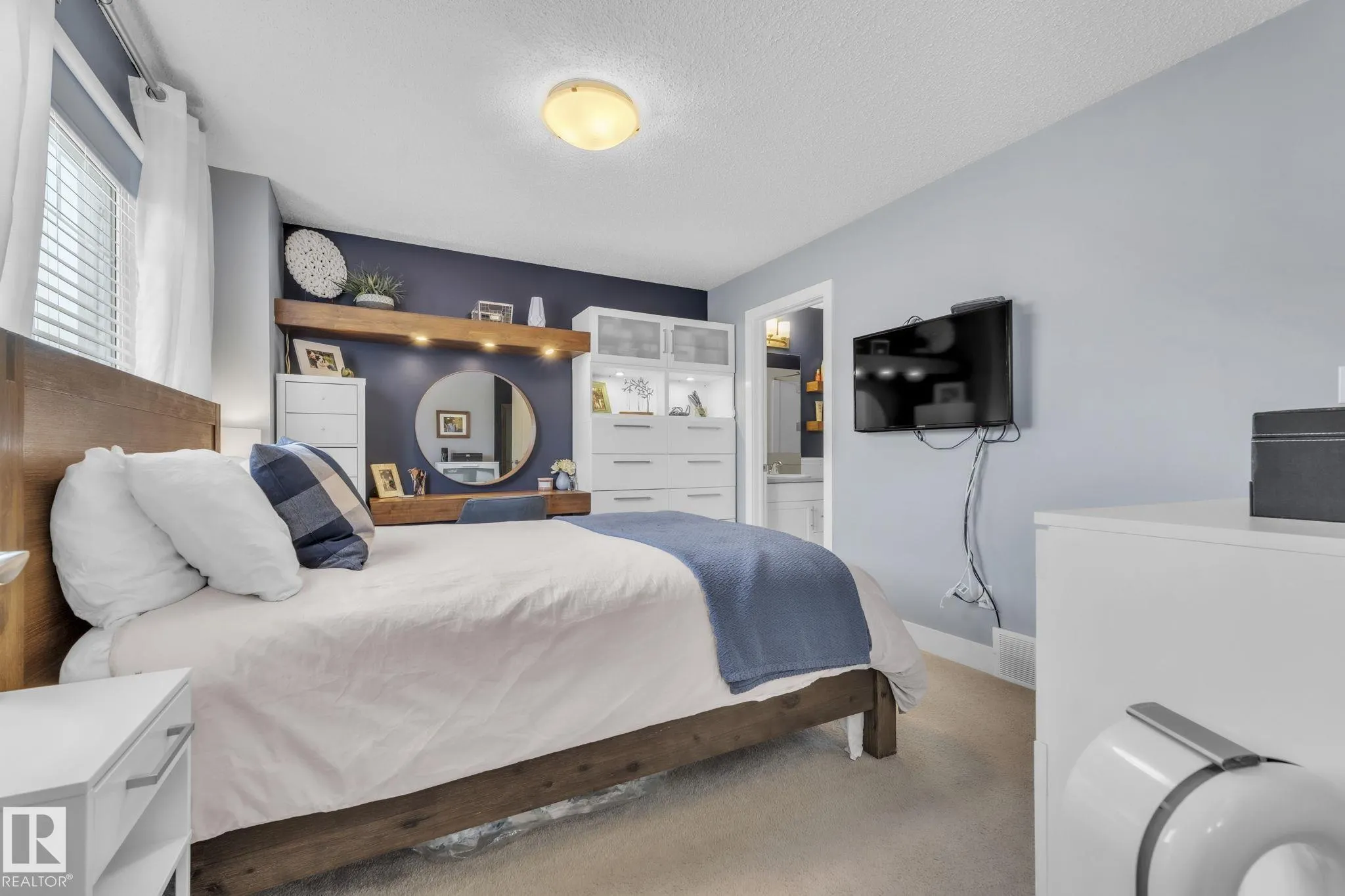 2922 MAPLE Way