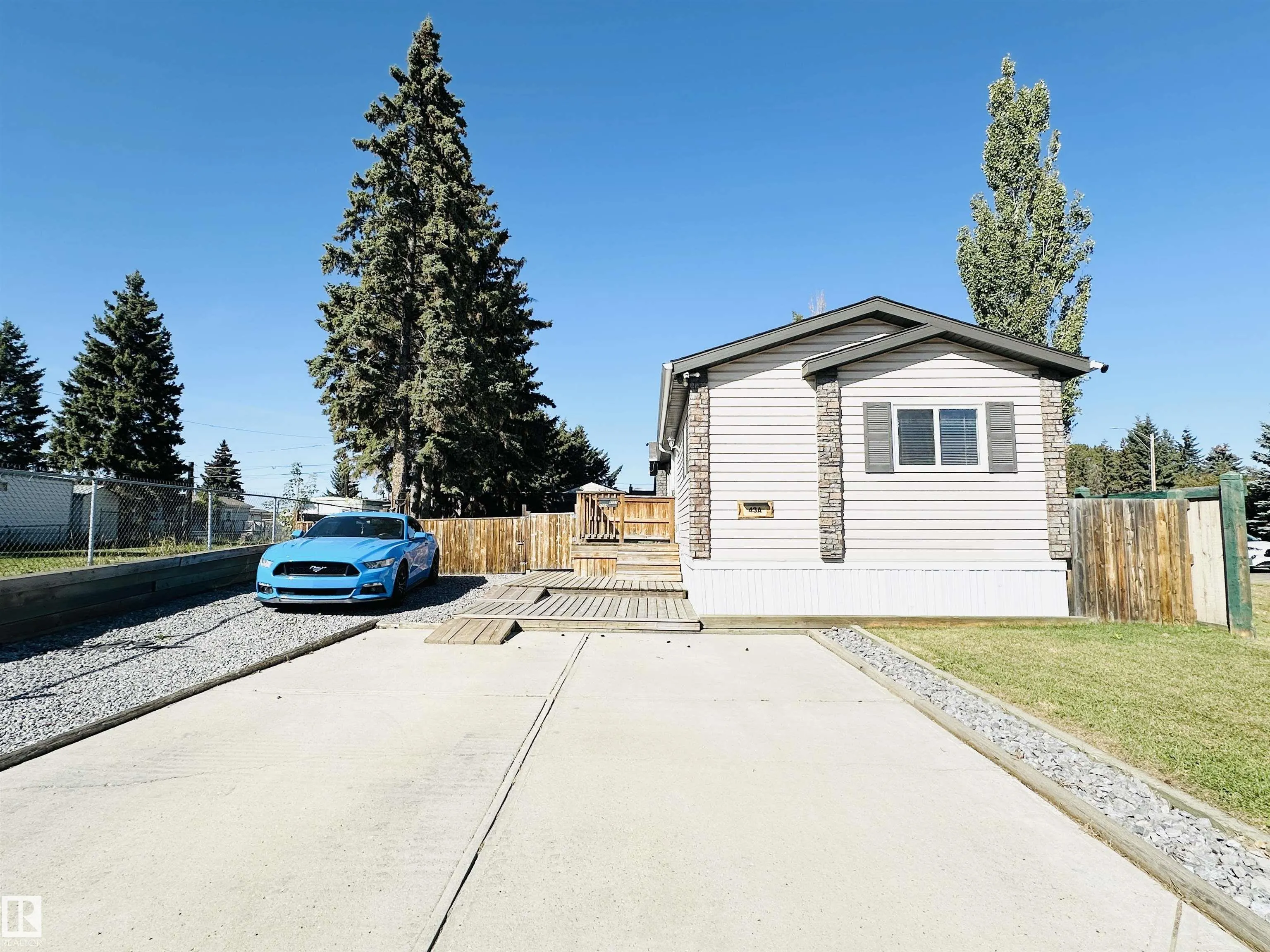 4204 47 St