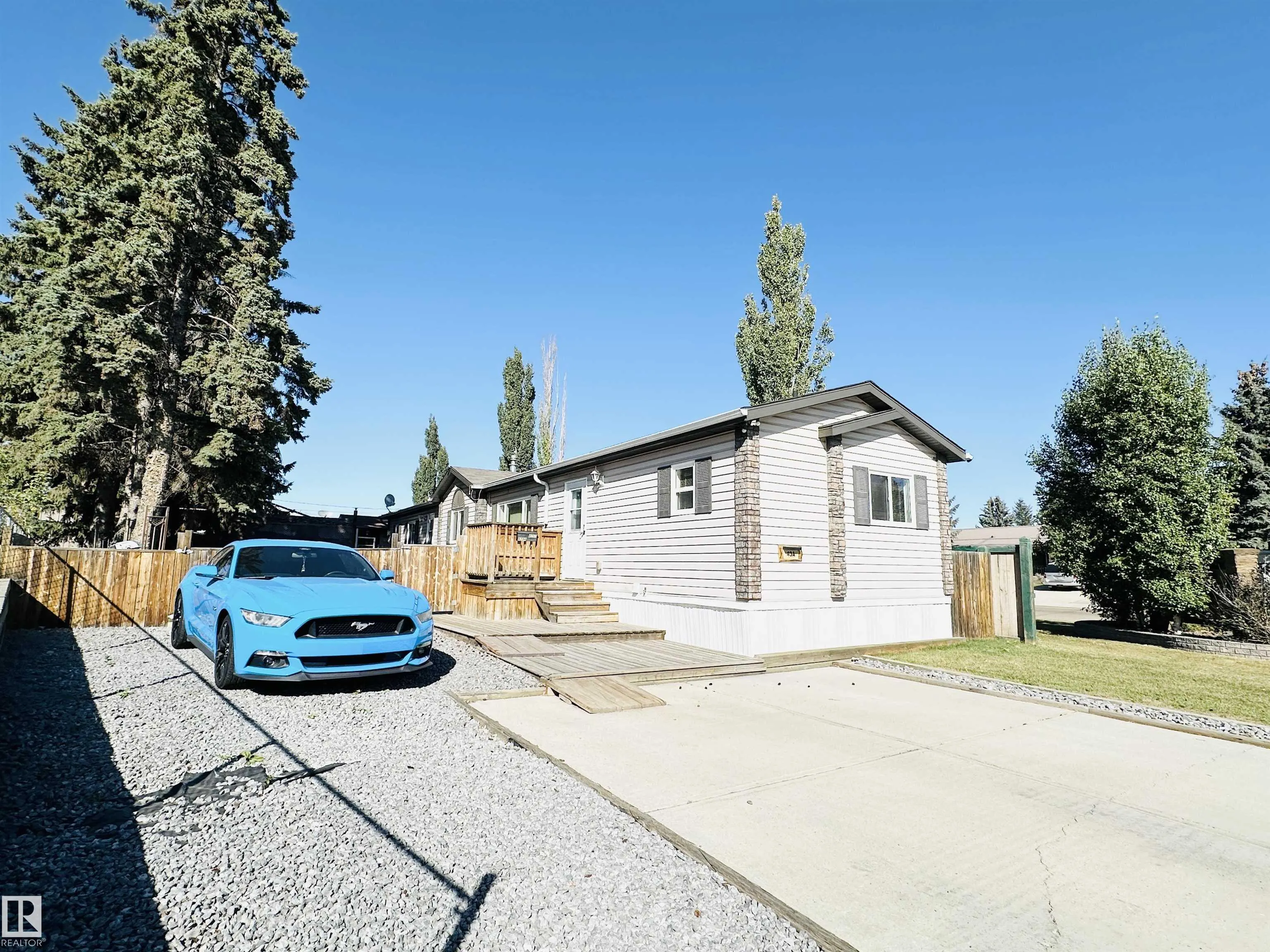 4204 47 St