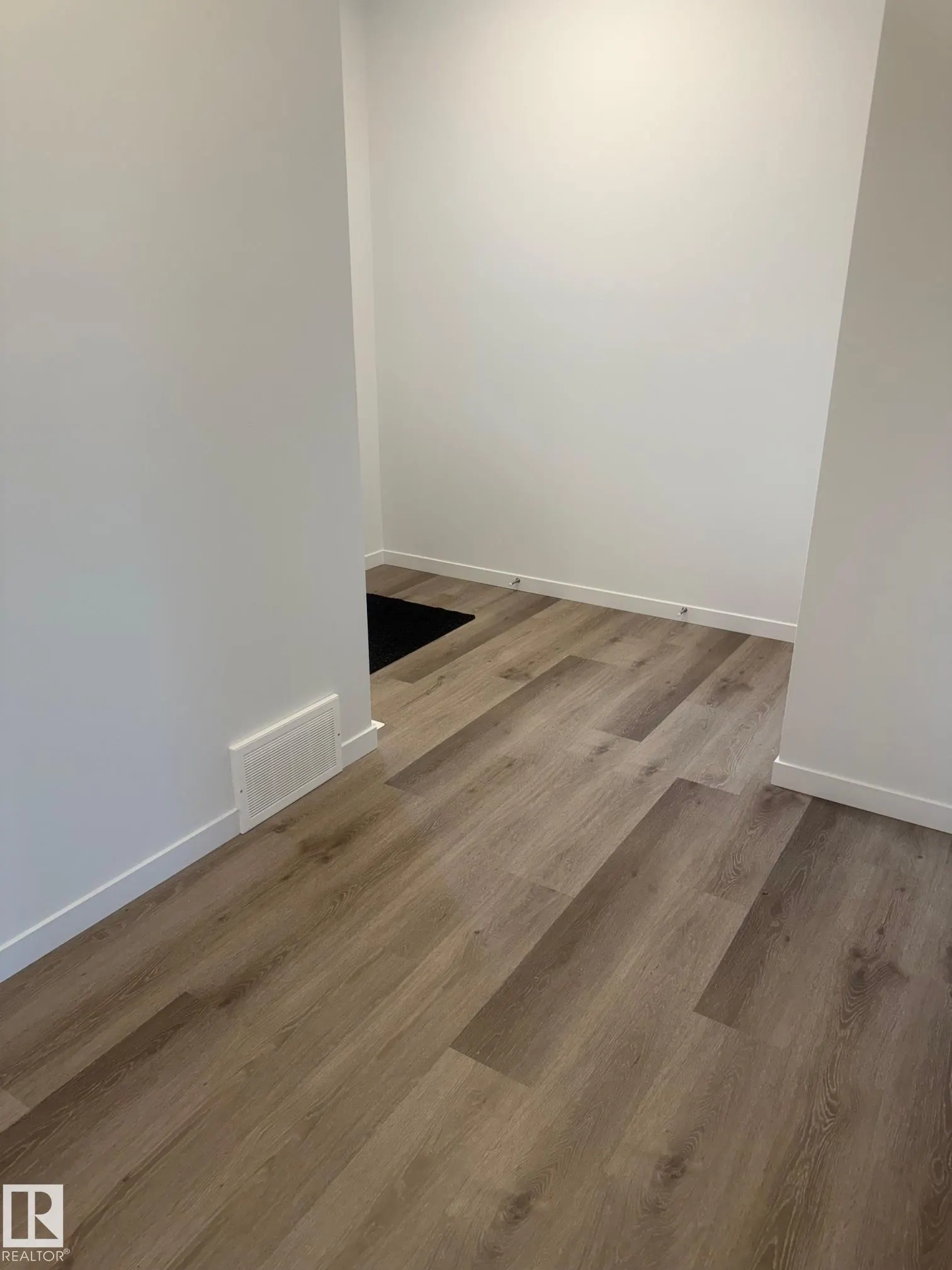 3966 WREN Loop