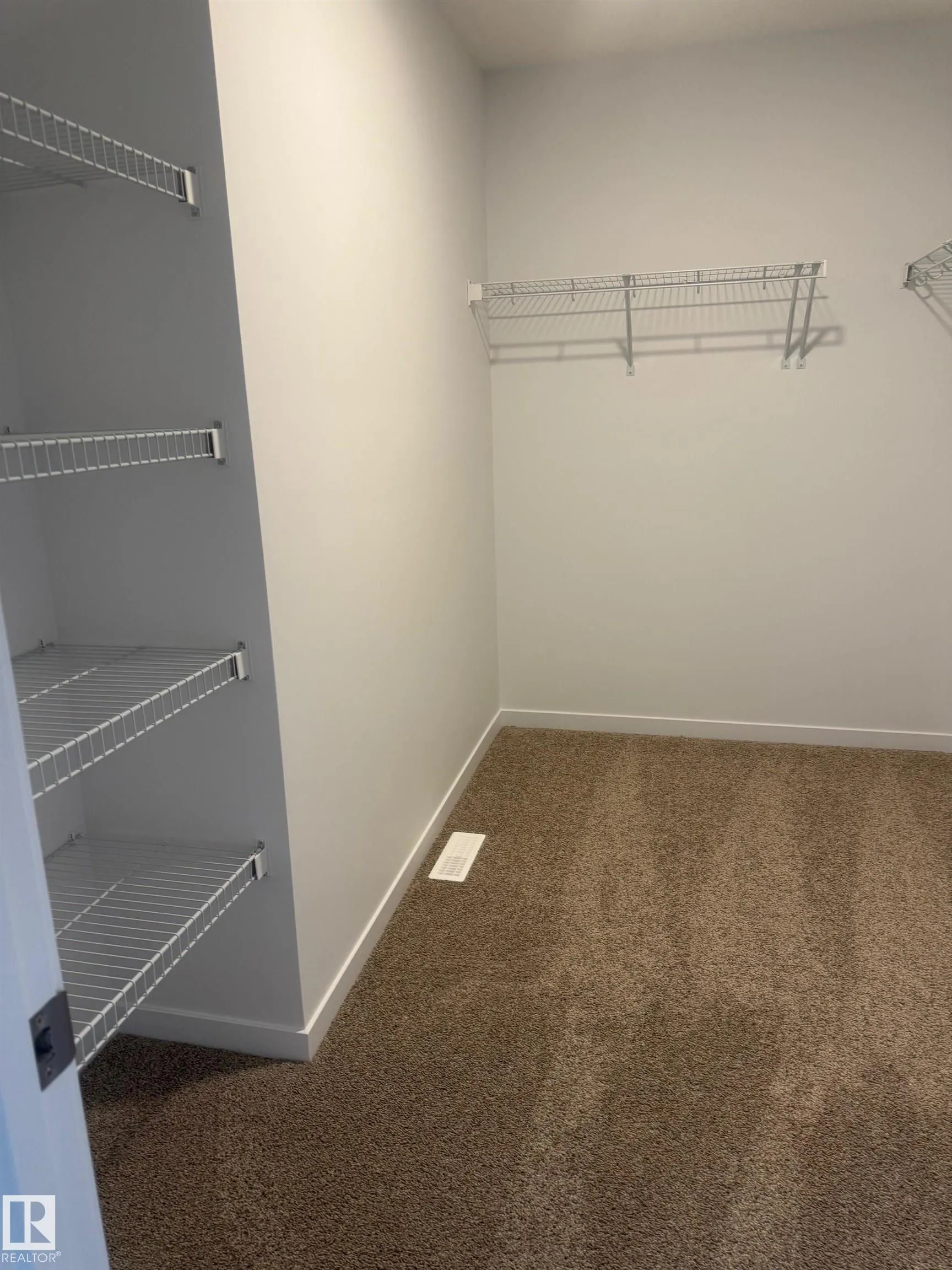 3966 WREN Loop