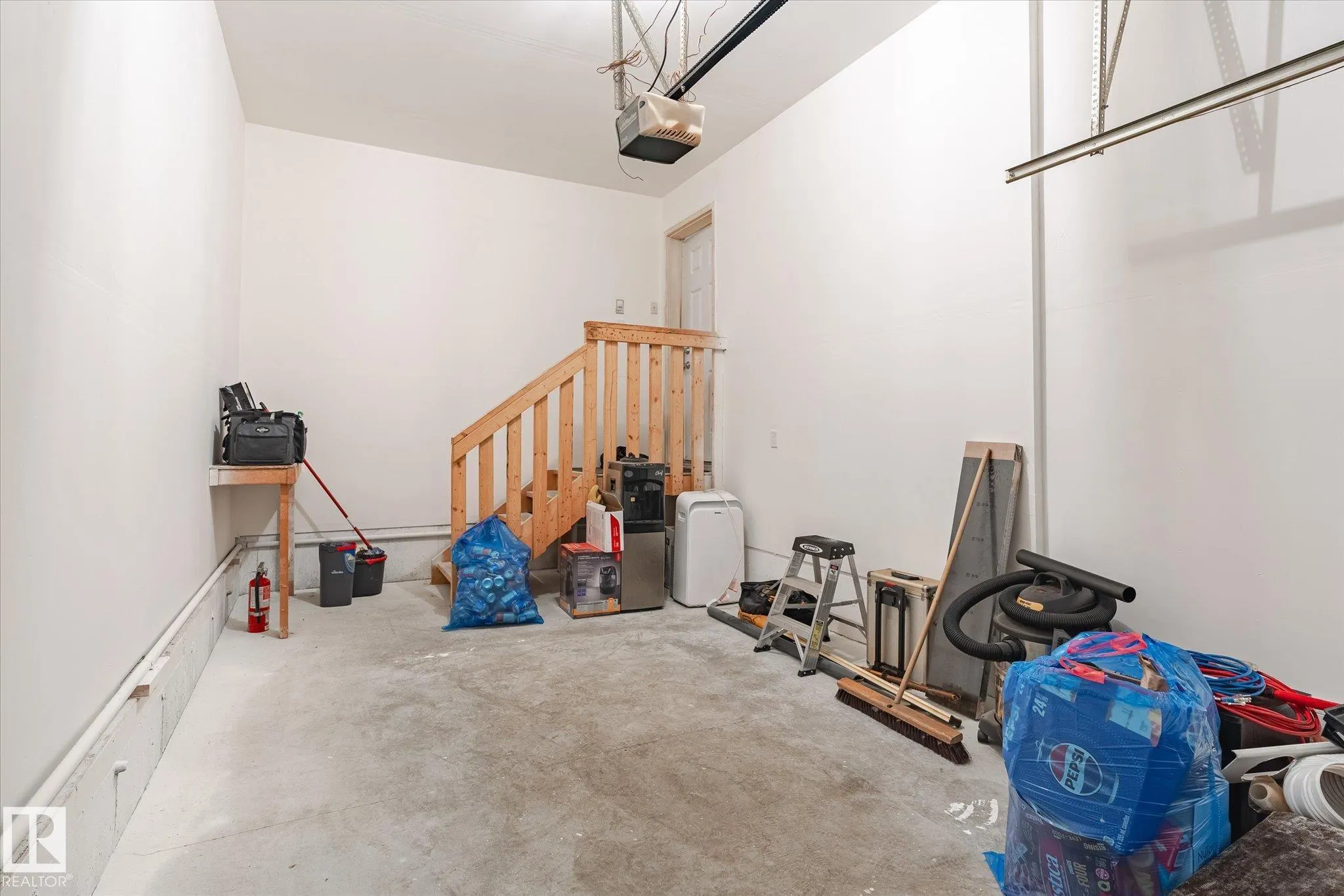 28 HARTWICK Mews