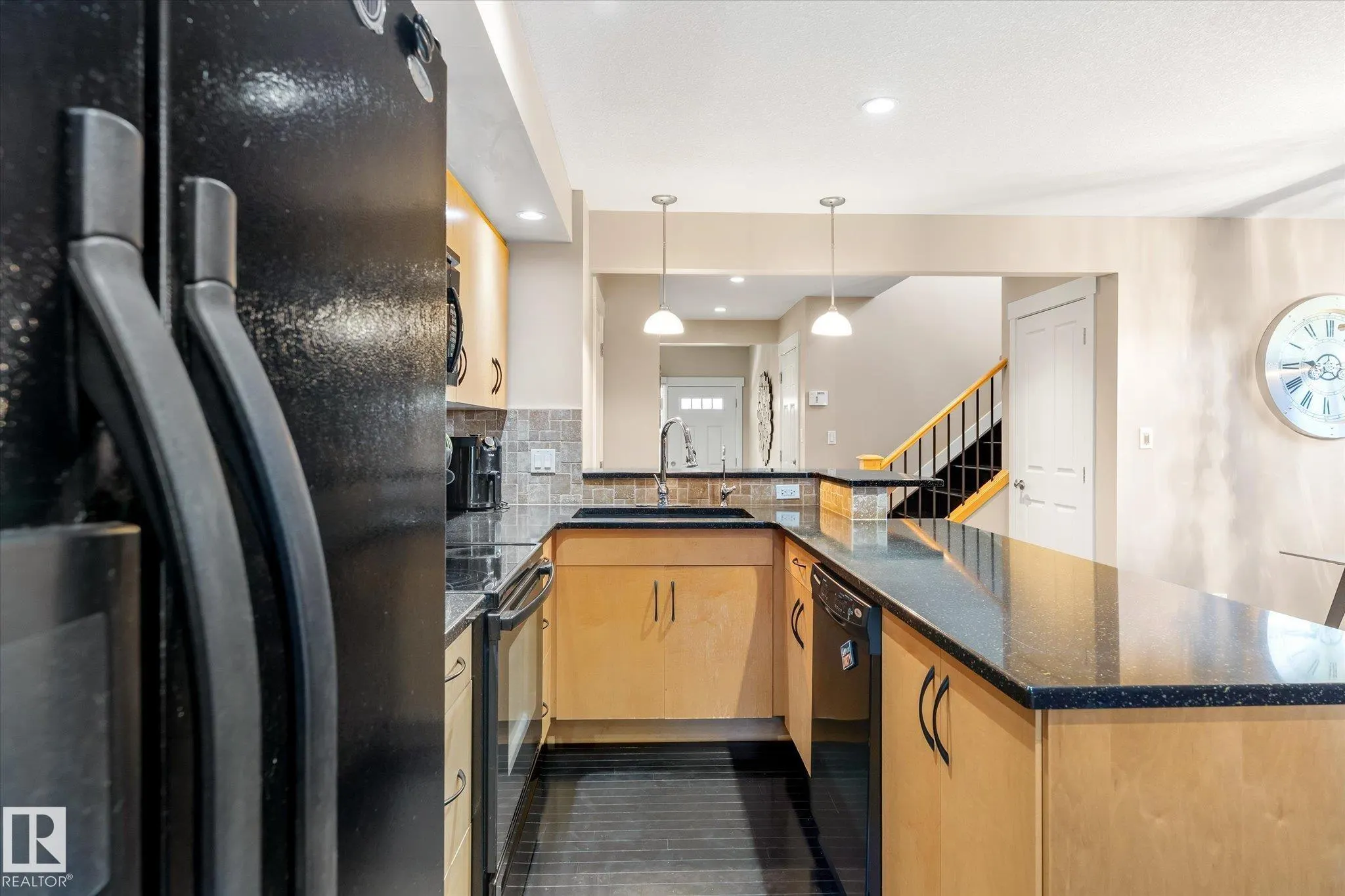 28 HARTWICK Mews