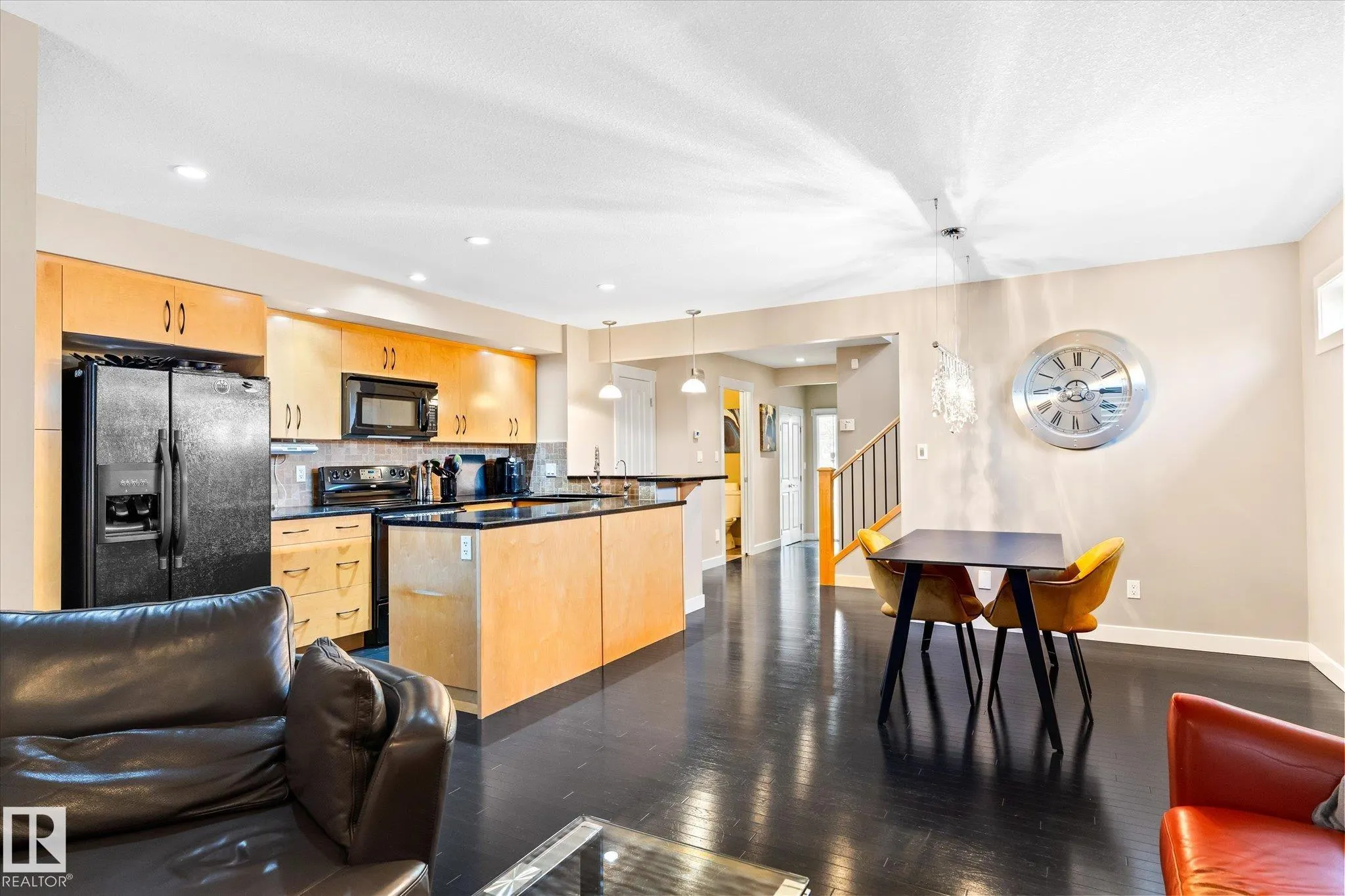 28 HARTWICK Mews