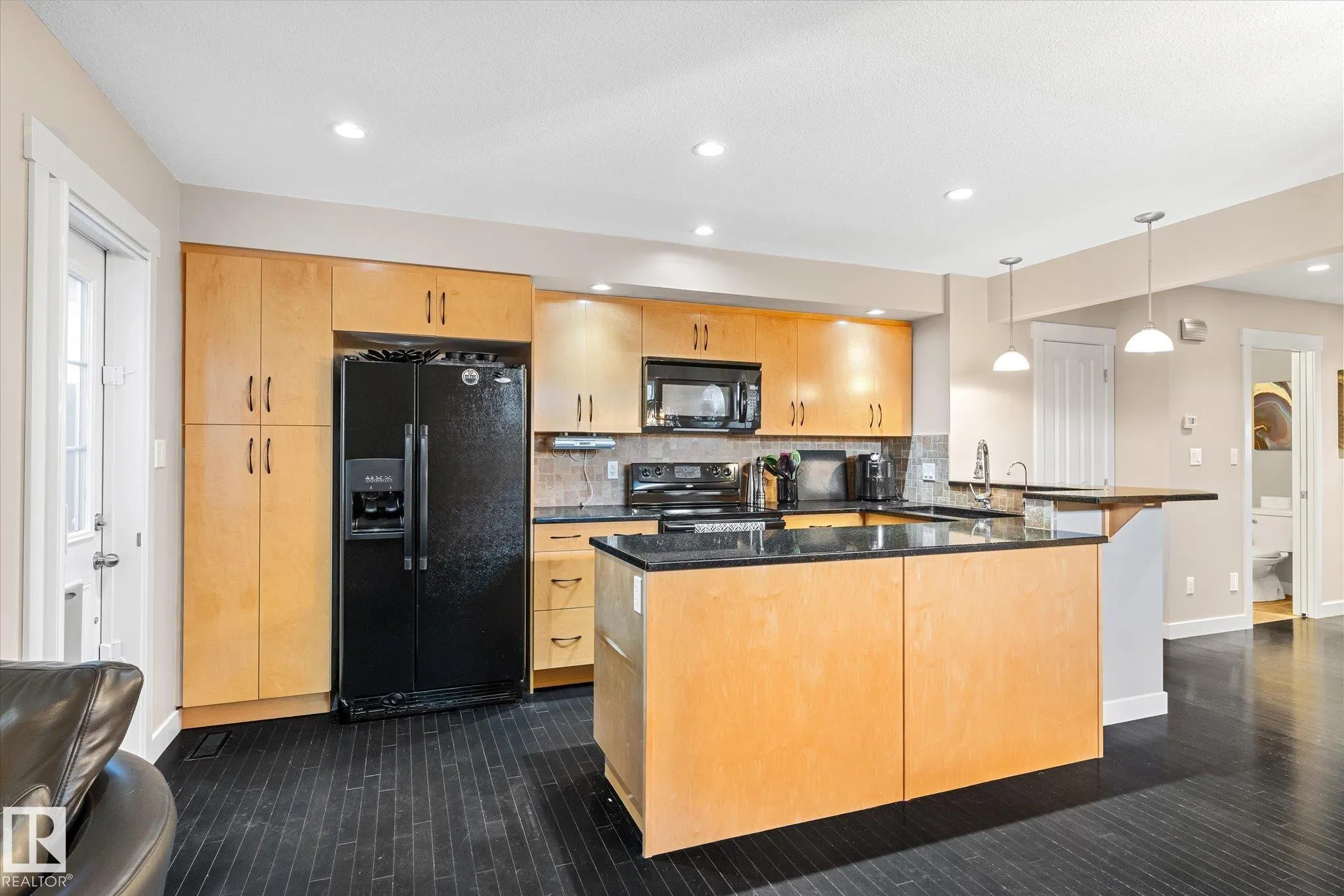 28 HARTWICK Mews