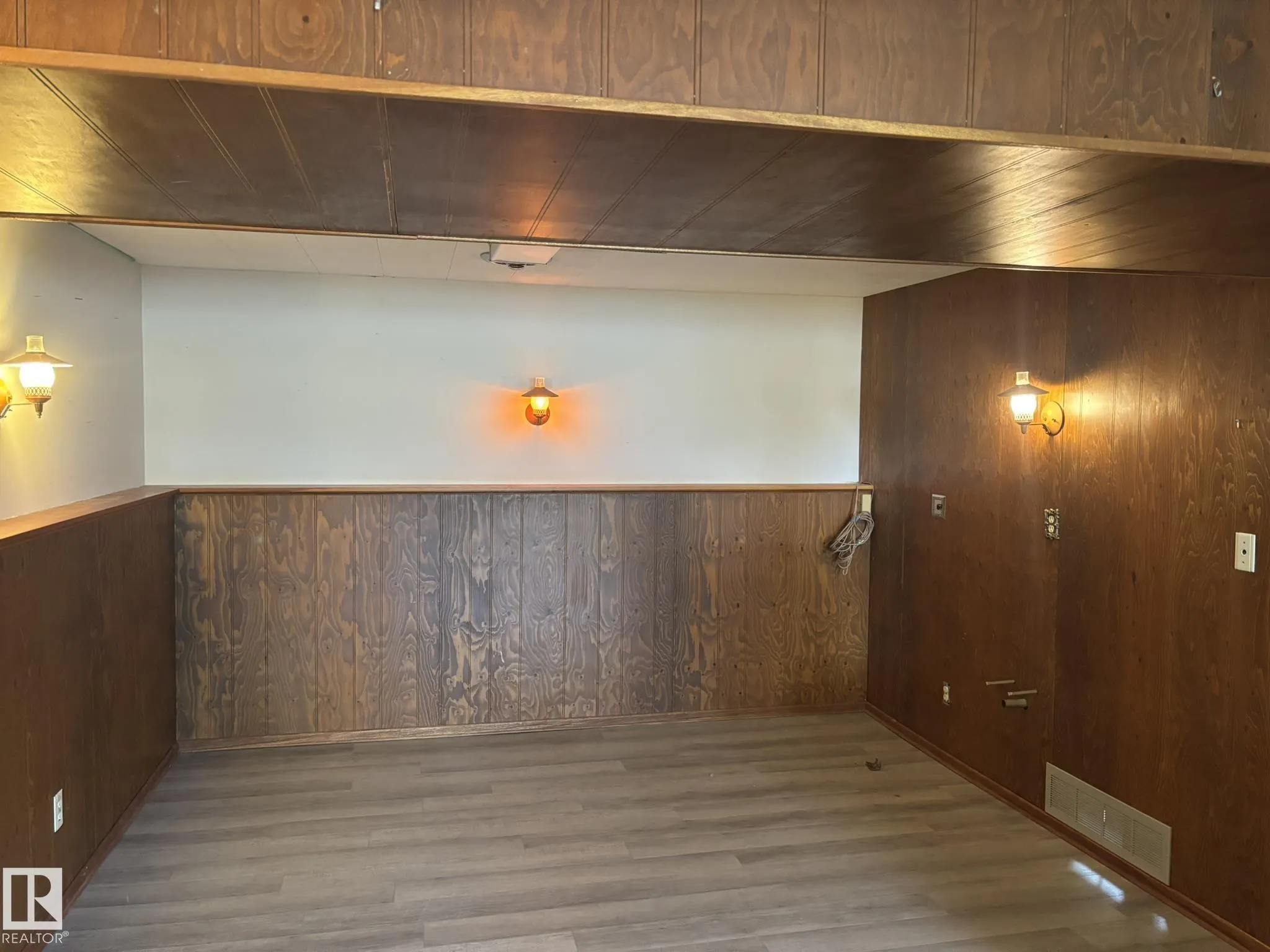 16603 95 Avenue