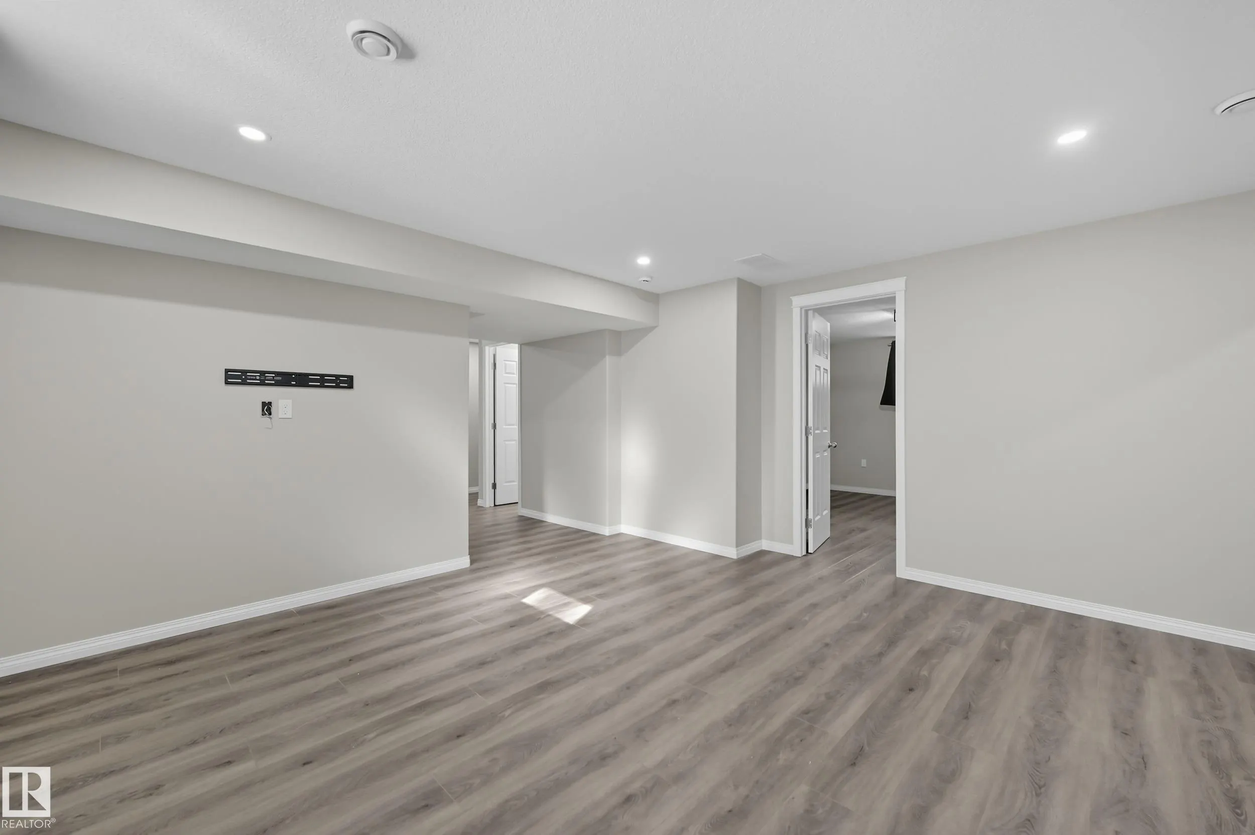 3 ORLEANS Court