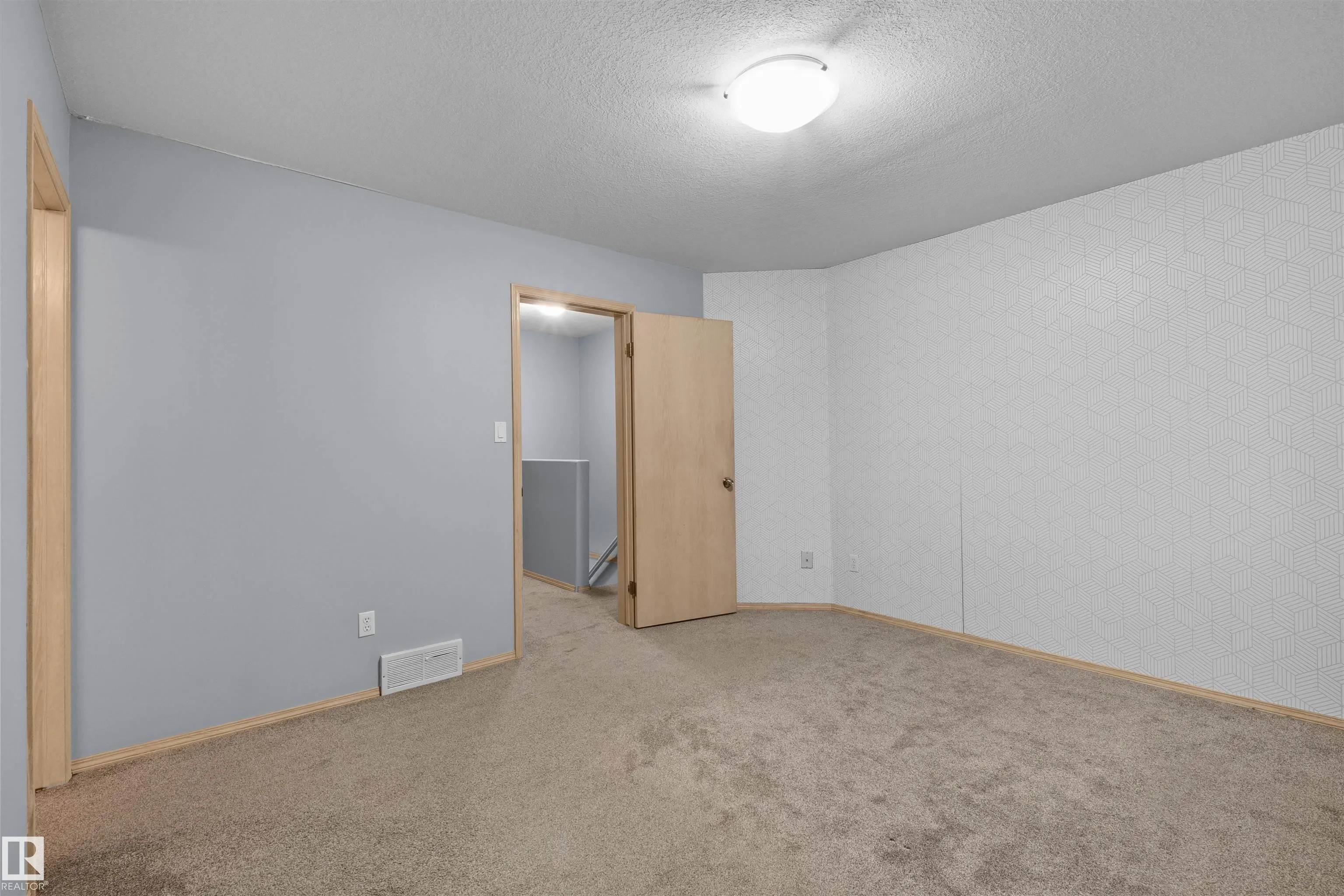 14803 34 St