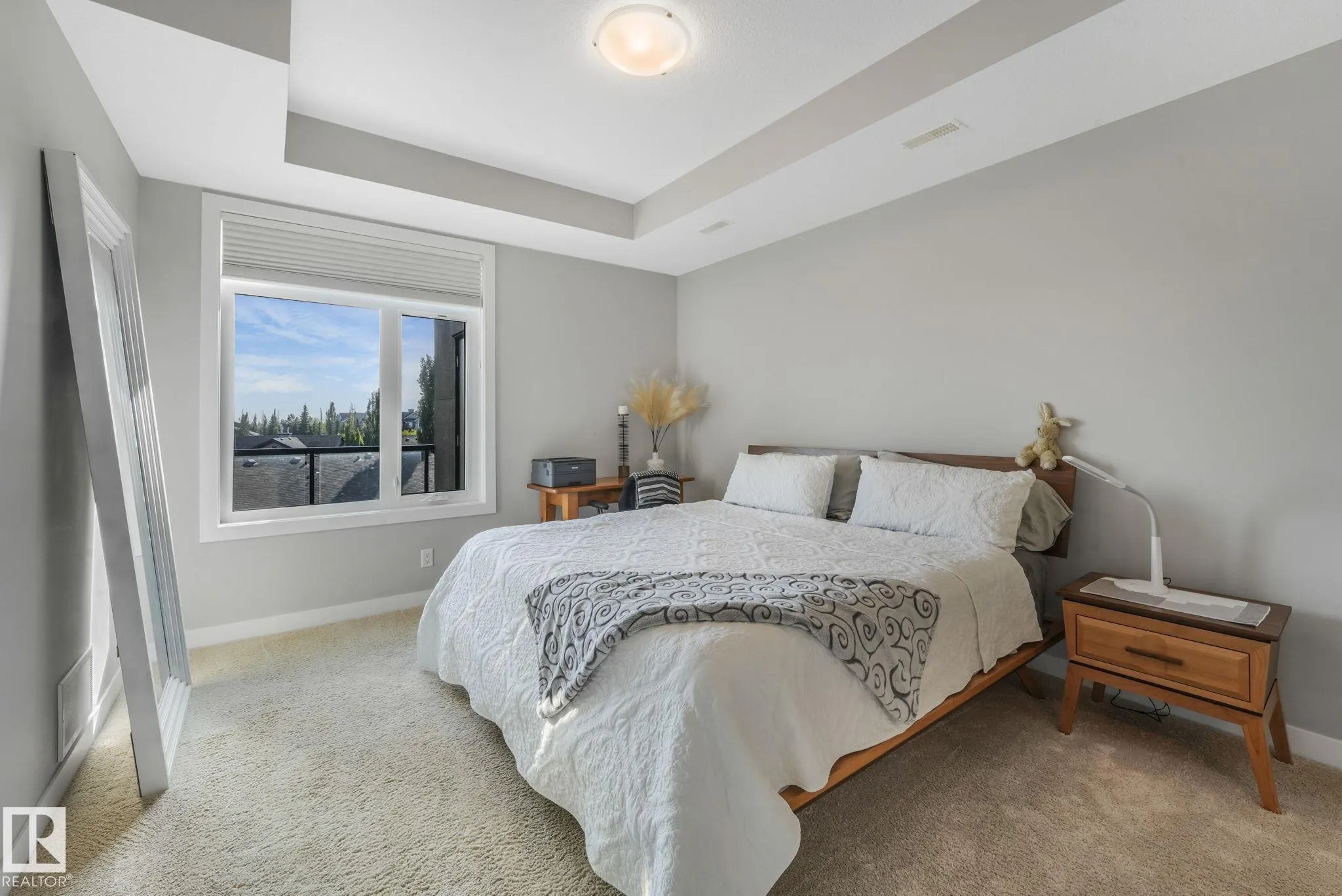 625 LEGER Way