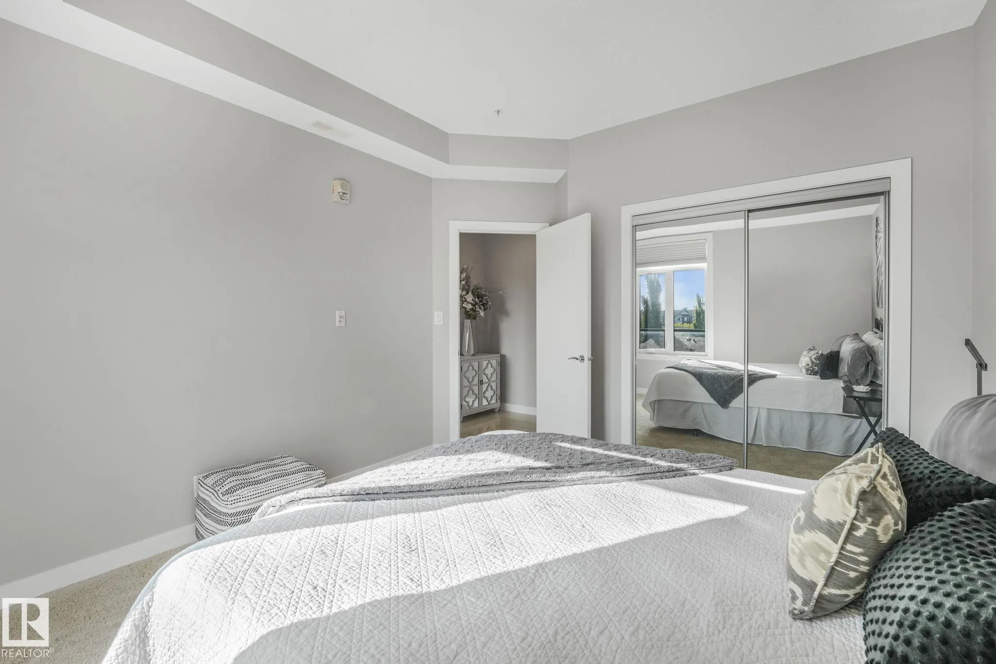 625 LEGER Way