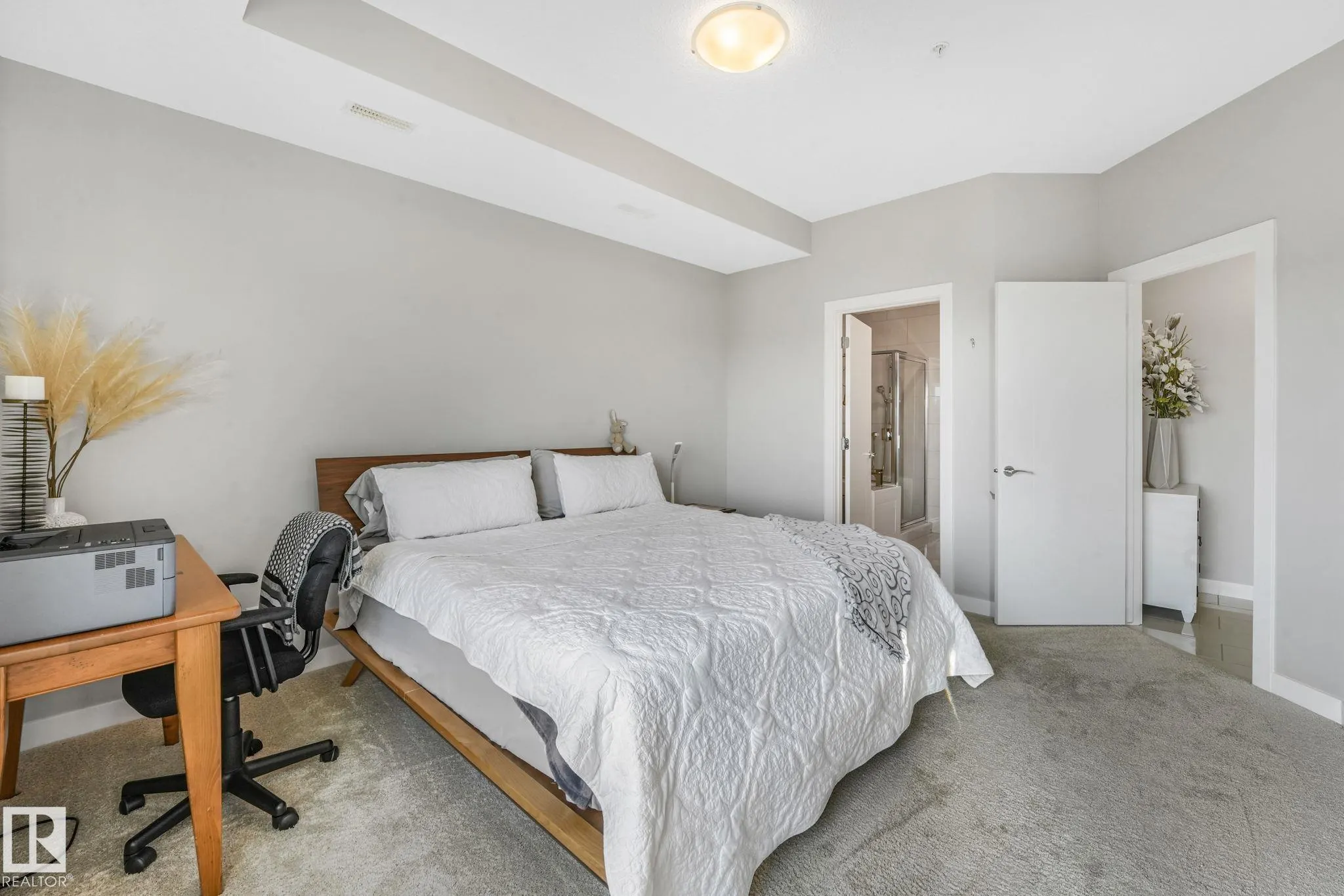 625 LEGER Way