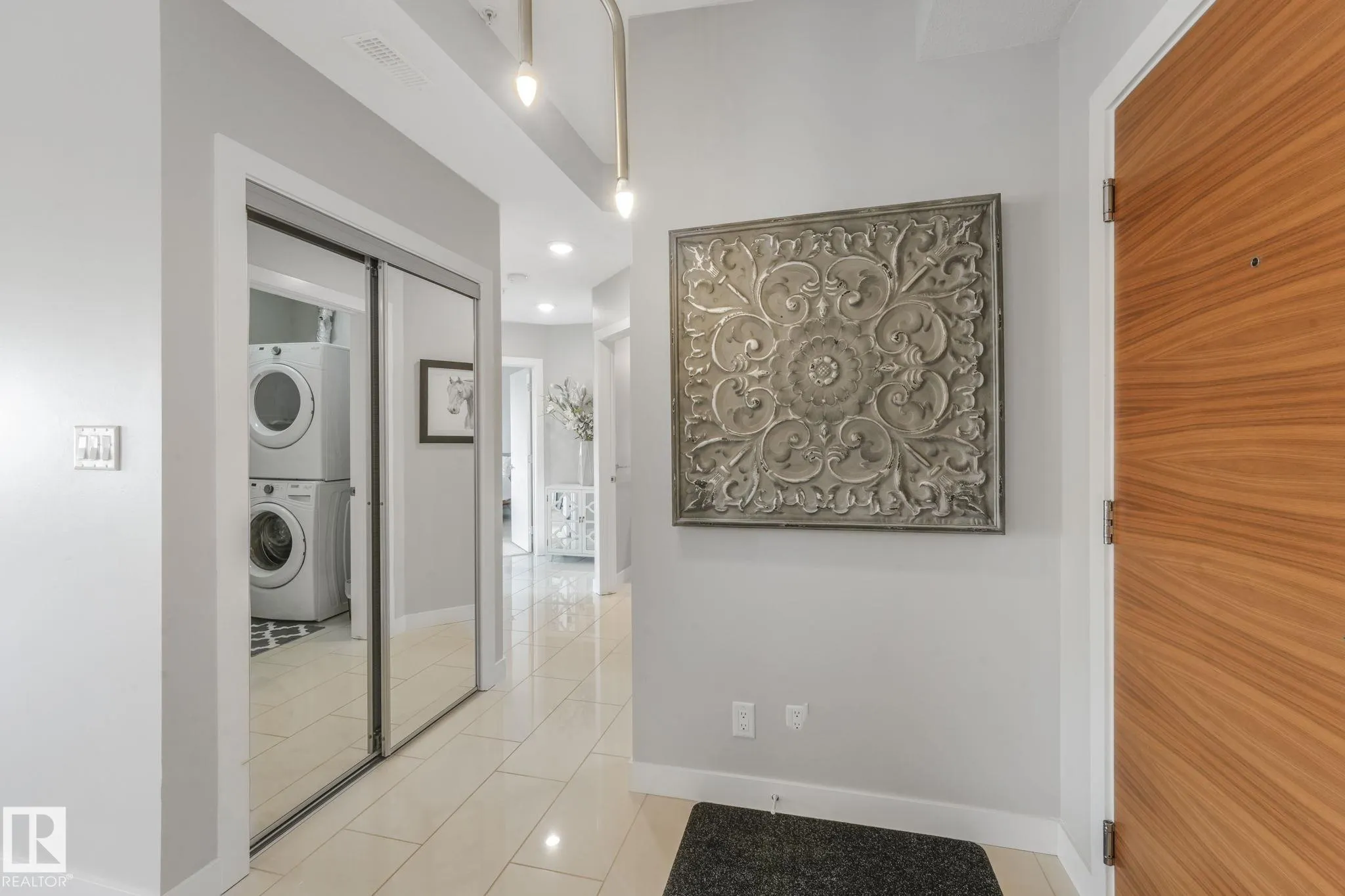 625 LEGER Way