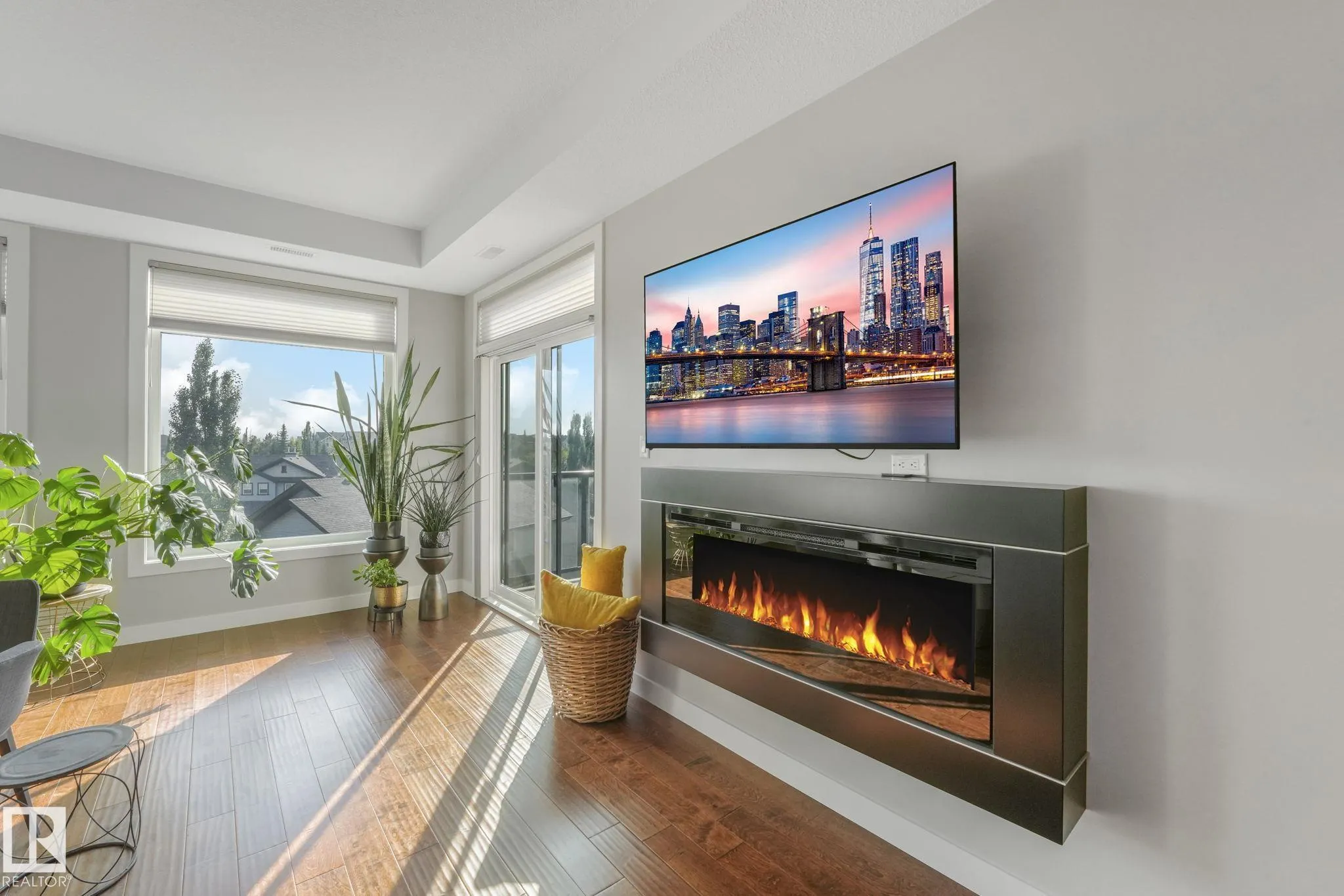625 LEGER Way