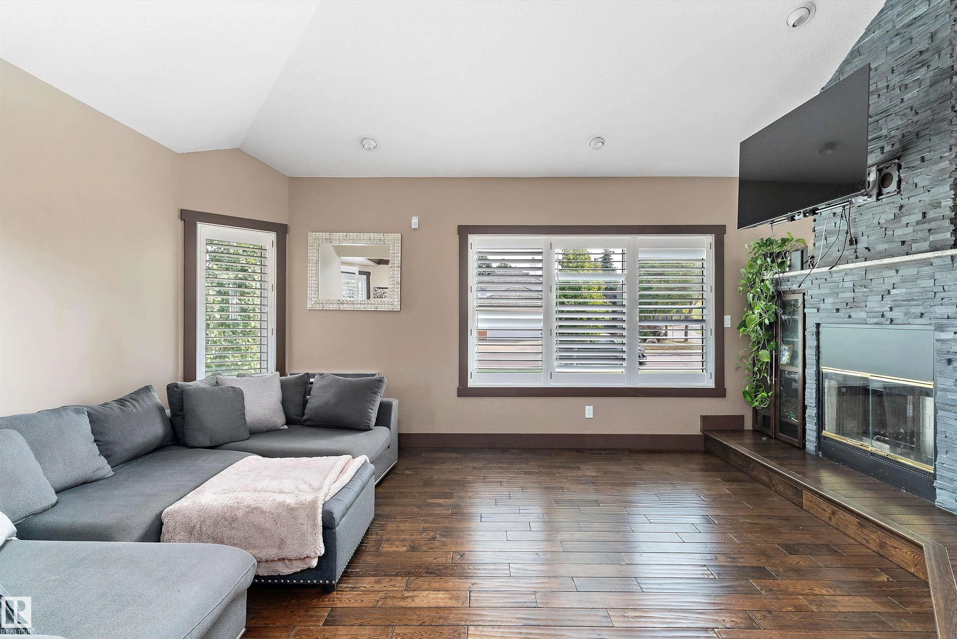 10 ELDORADO Drive