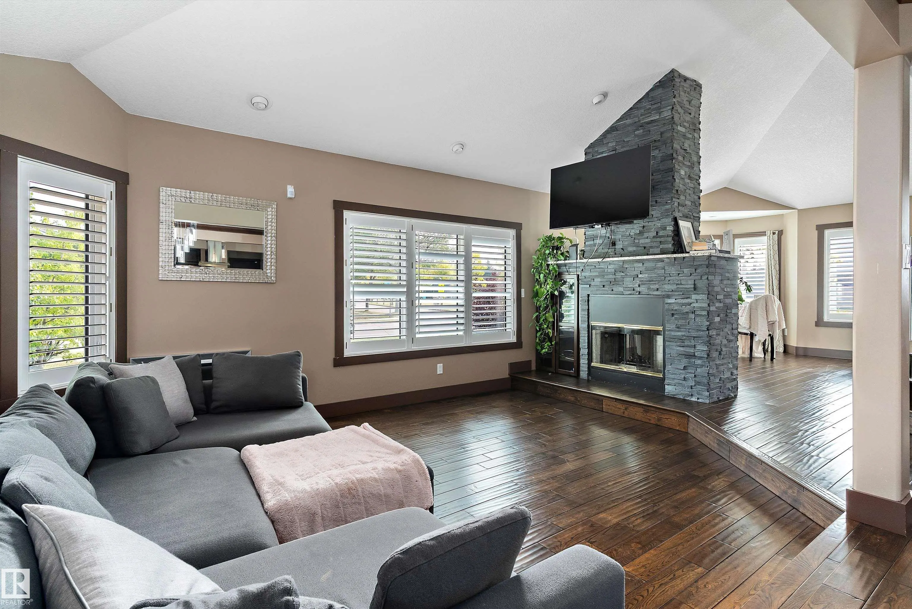 10 ELDORADO Drive