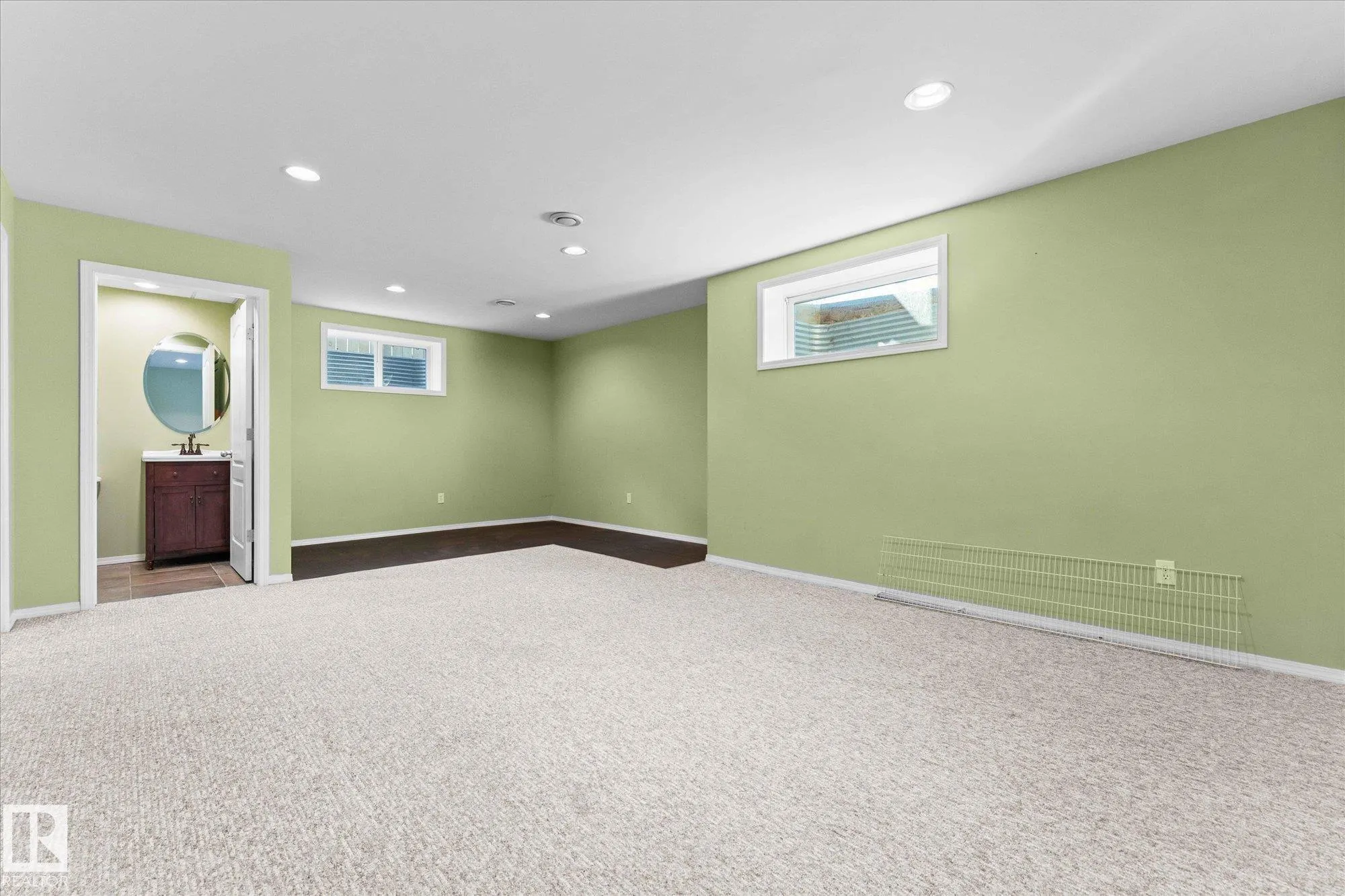 121 CASTLE Drive