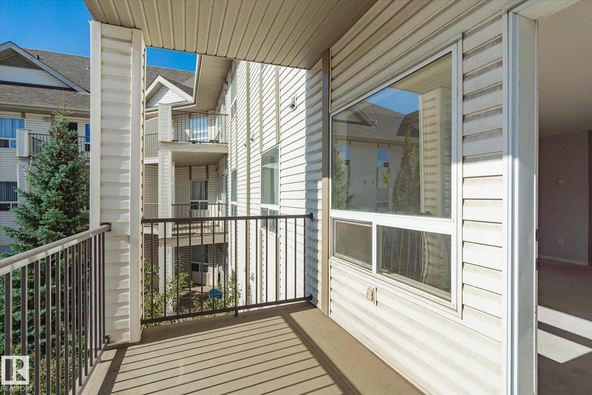 330 CLAREVIEW STATION Drive