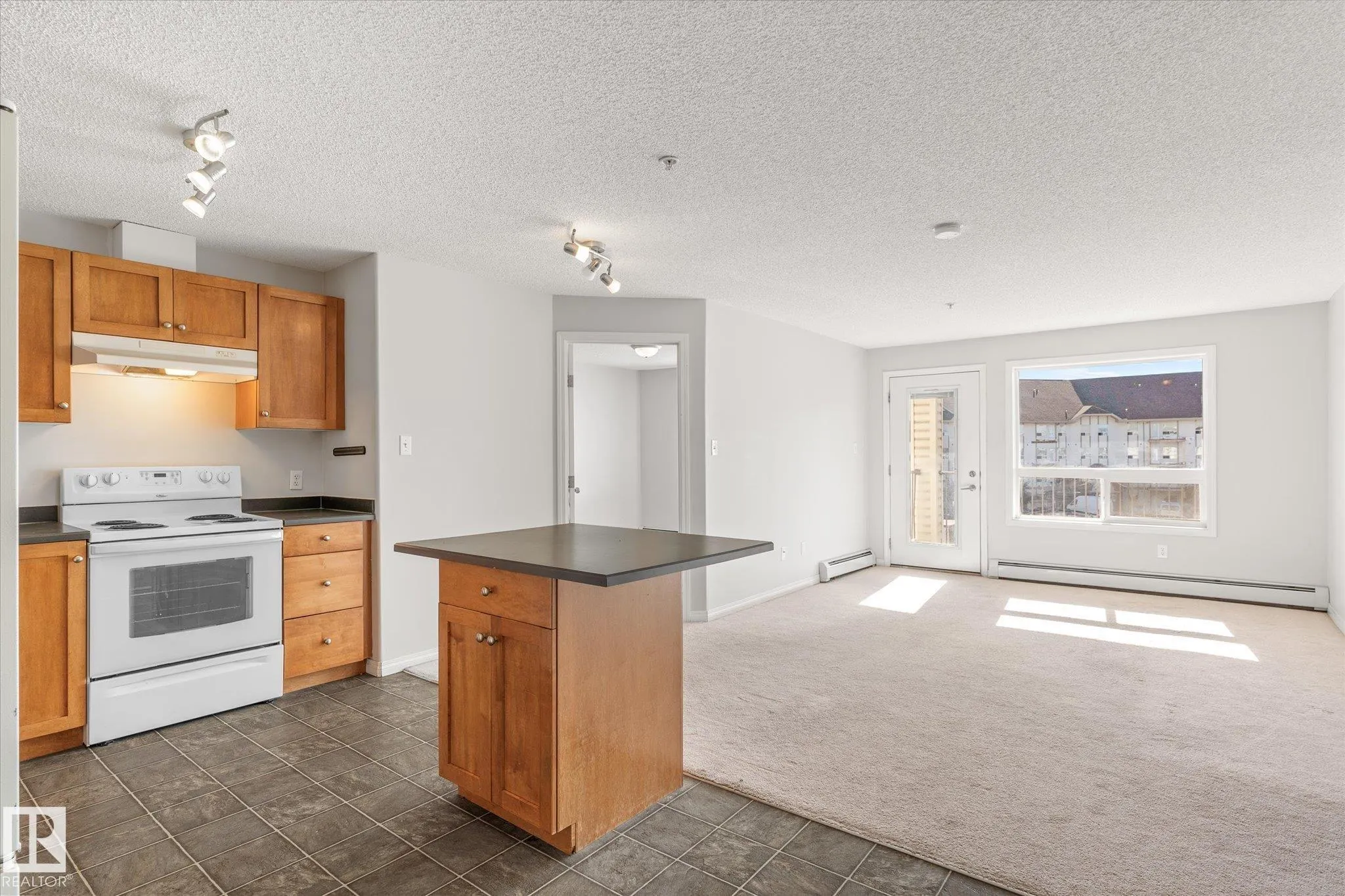 330 CLAREVIEW STATION Drive