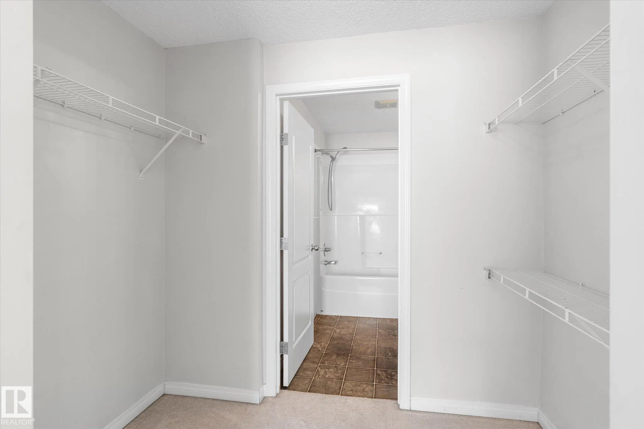 330 CLAREVIEW STATION Drive