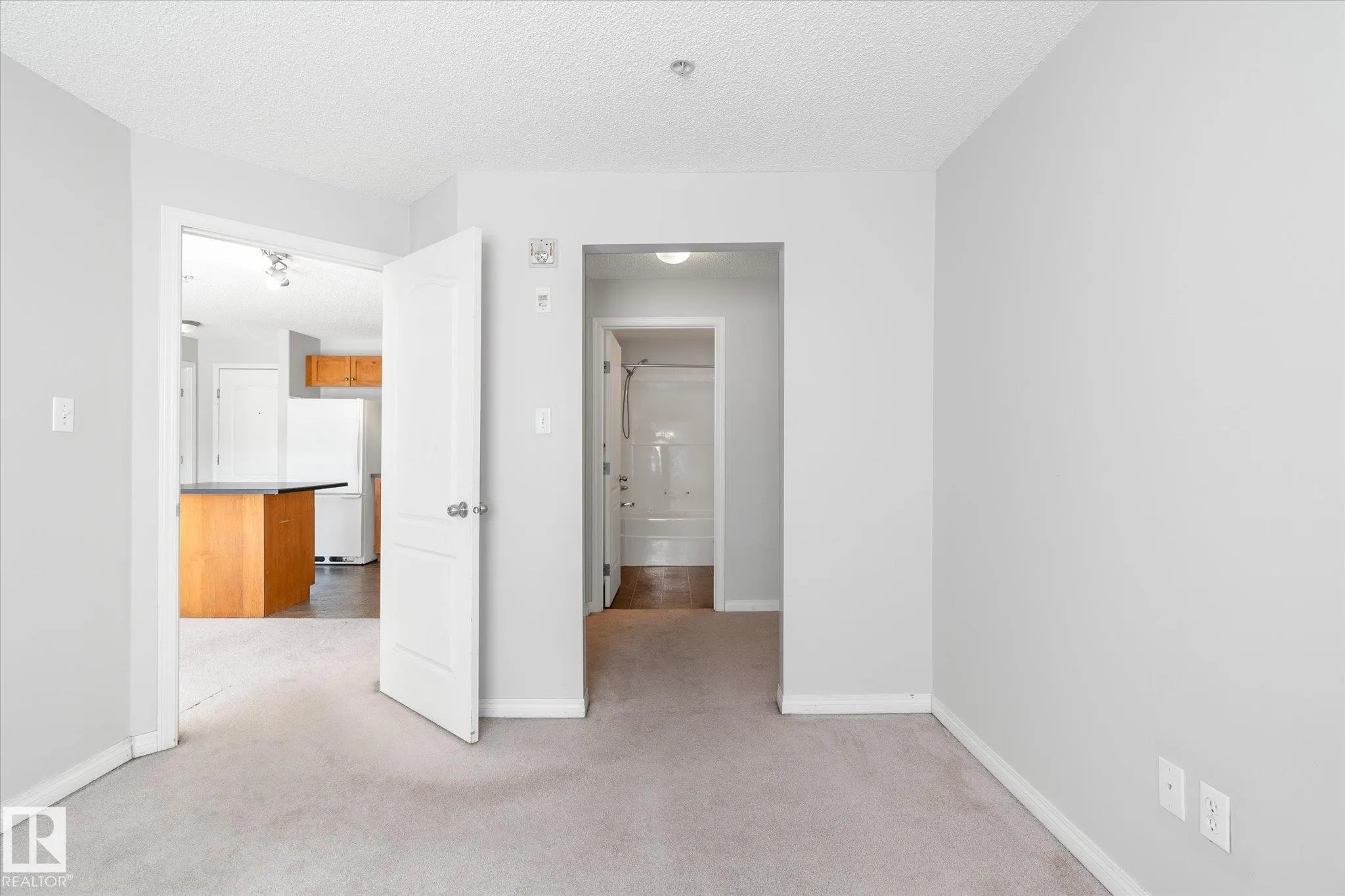 330 CLAREVIEW STATION Drive