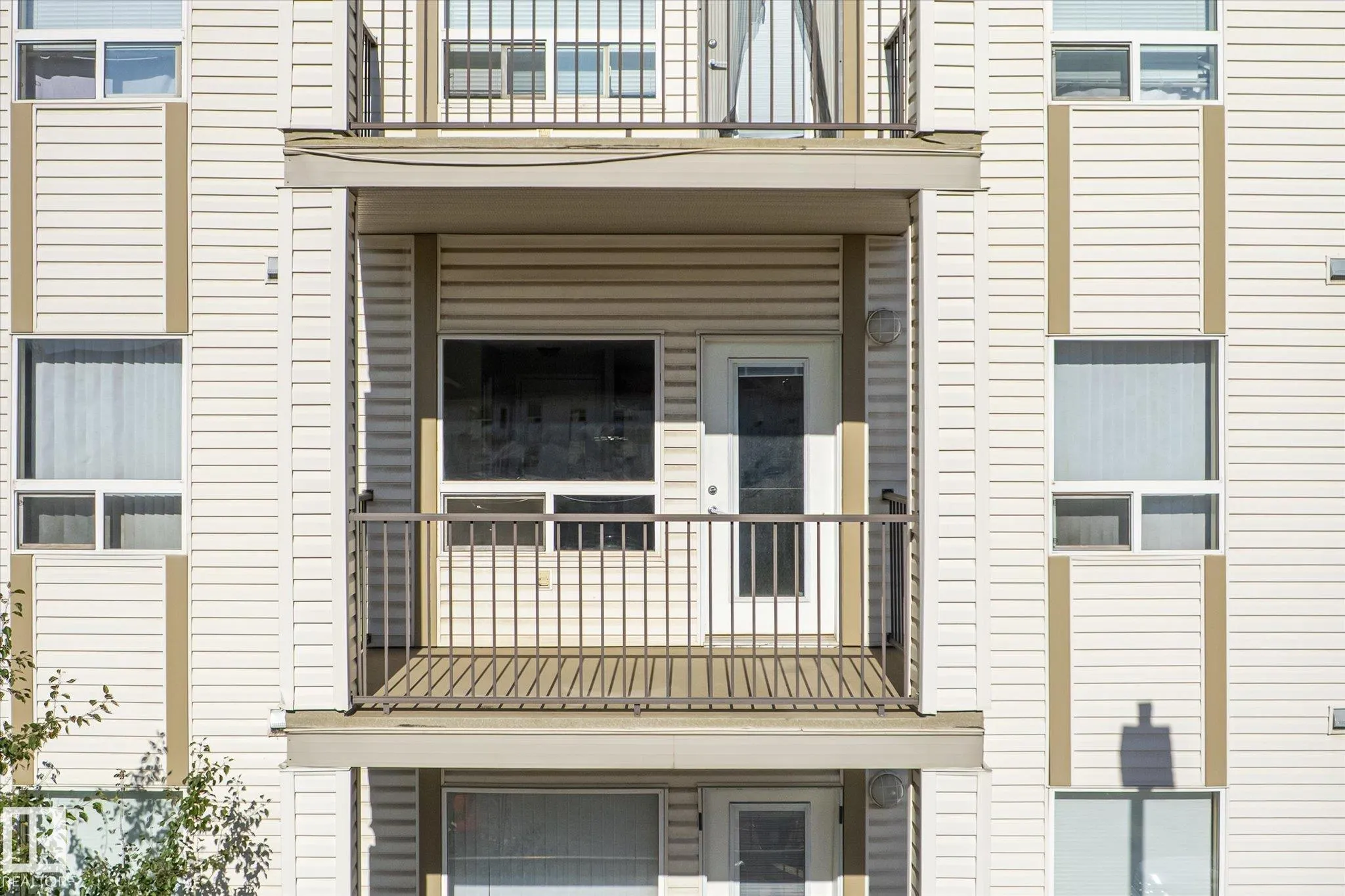 330 CLAREVIEW STATION Drive
