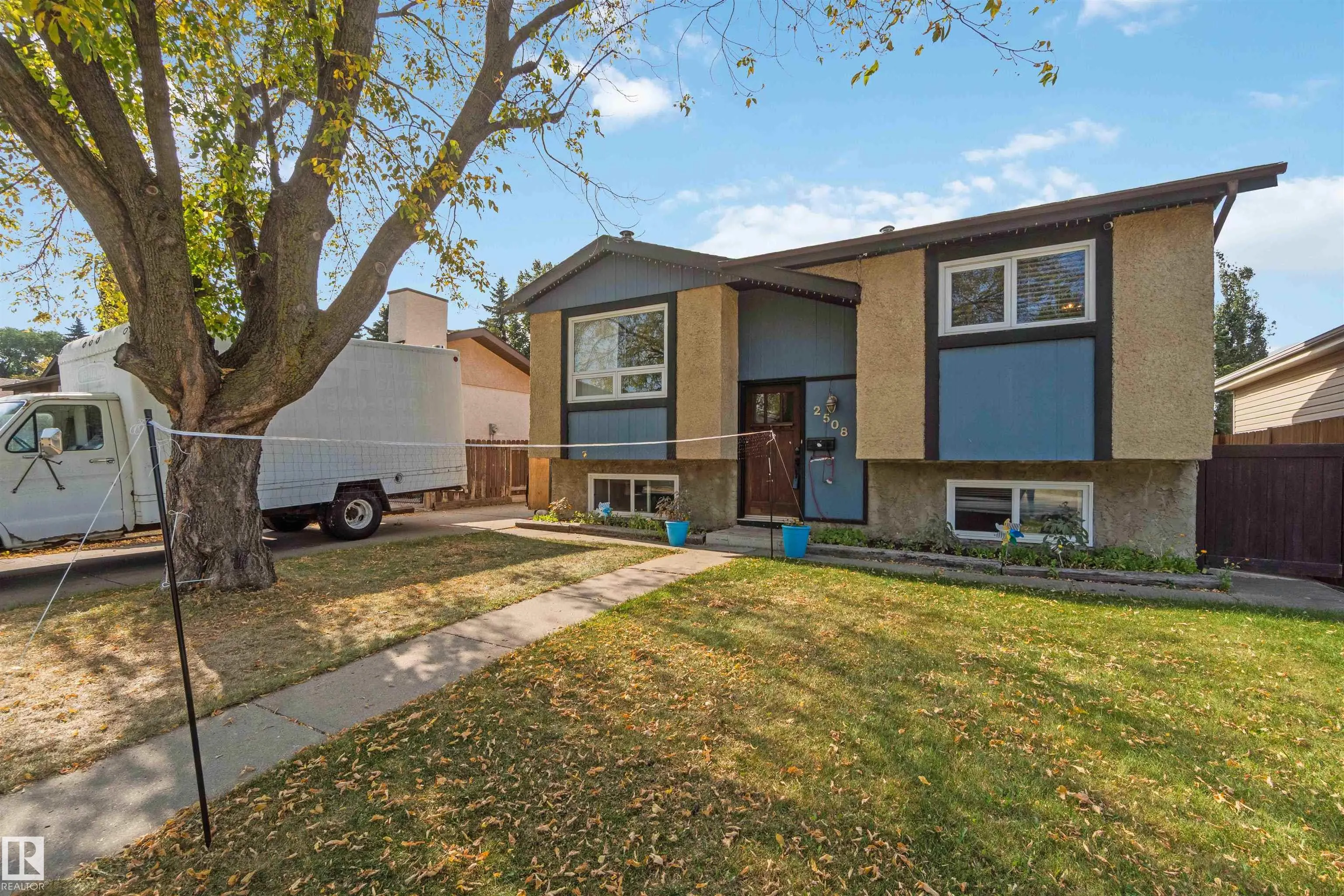 2508 49 Street