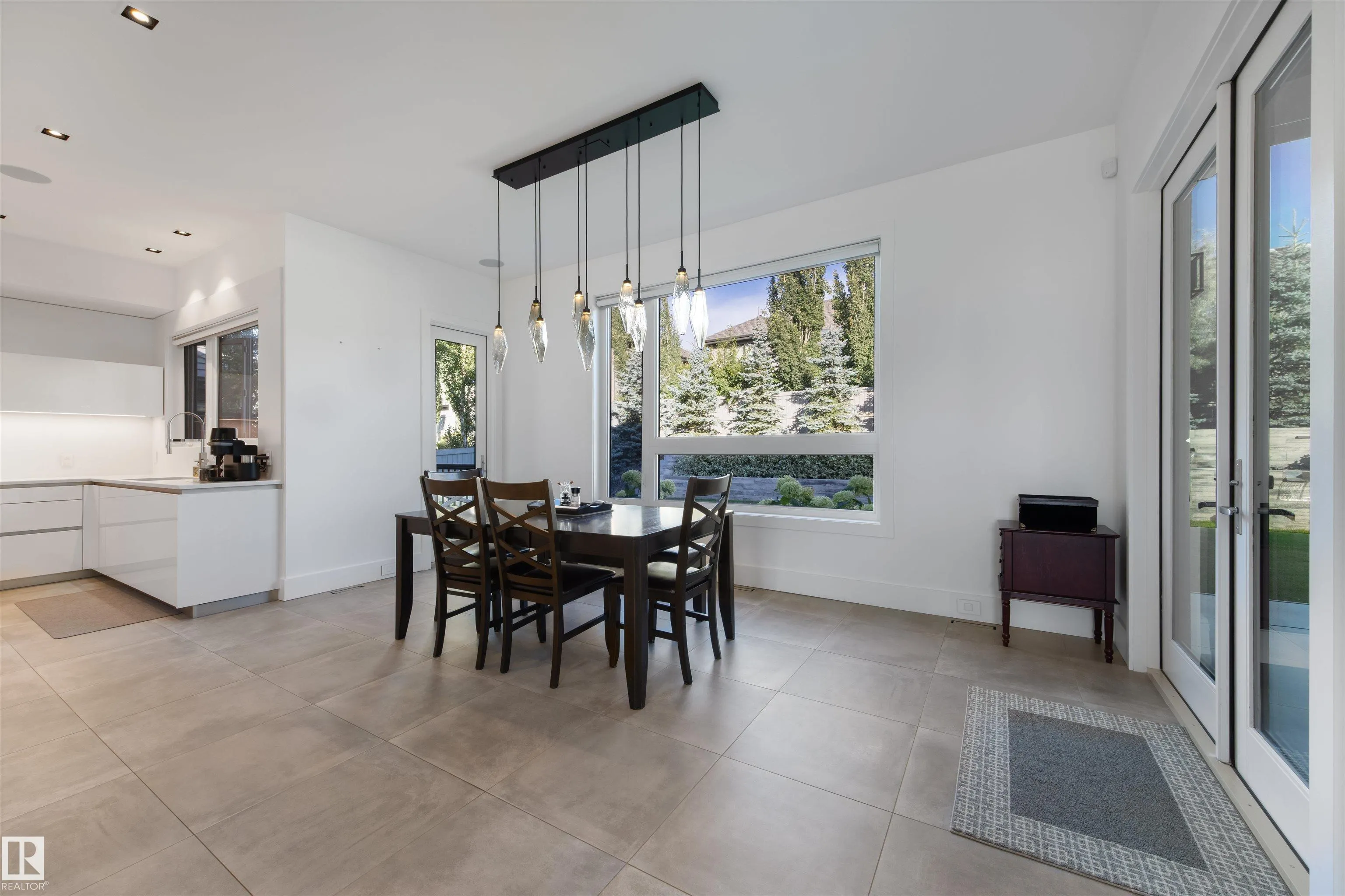 17 WINDERMERE Drive