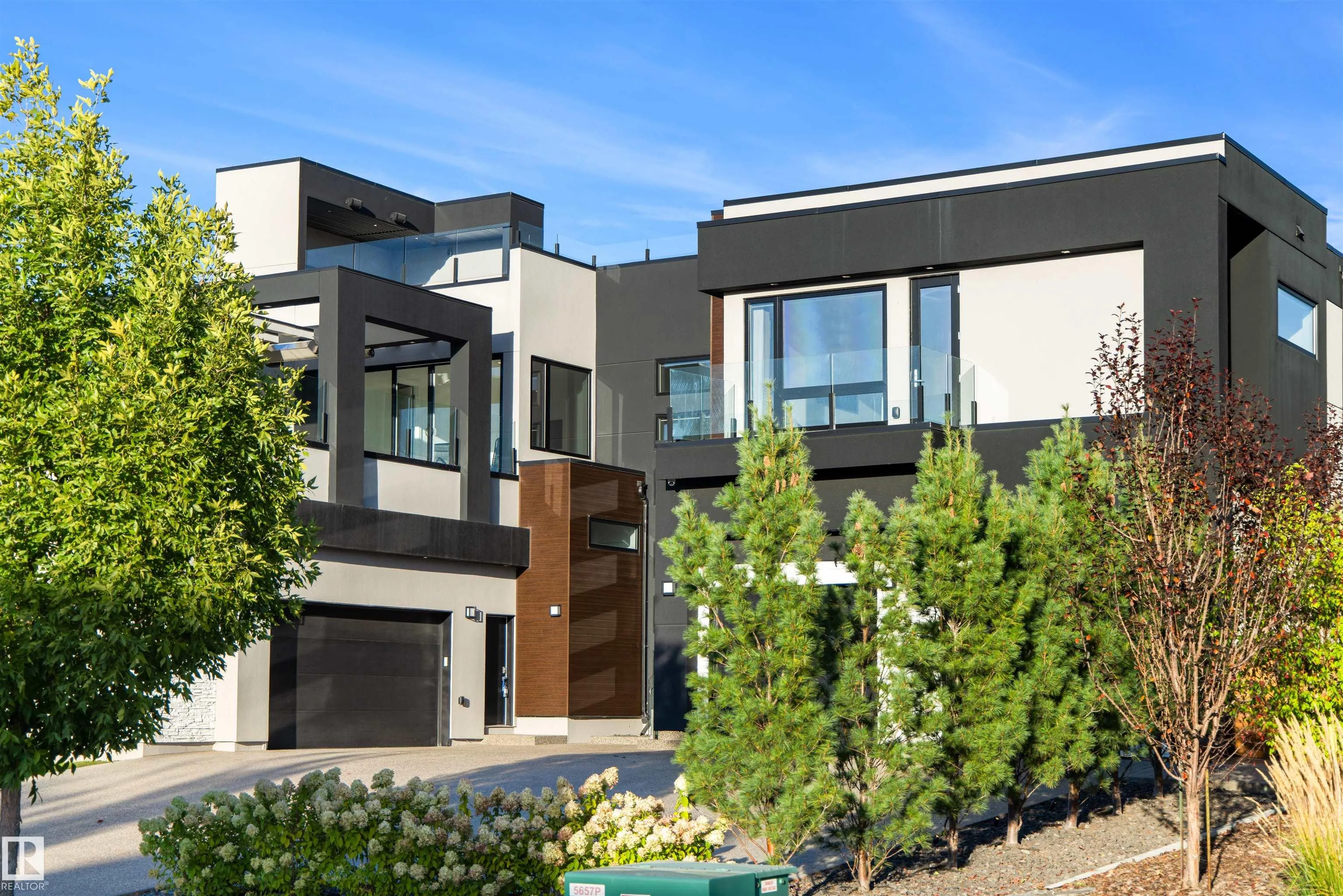 17 WINDERMERE Drive