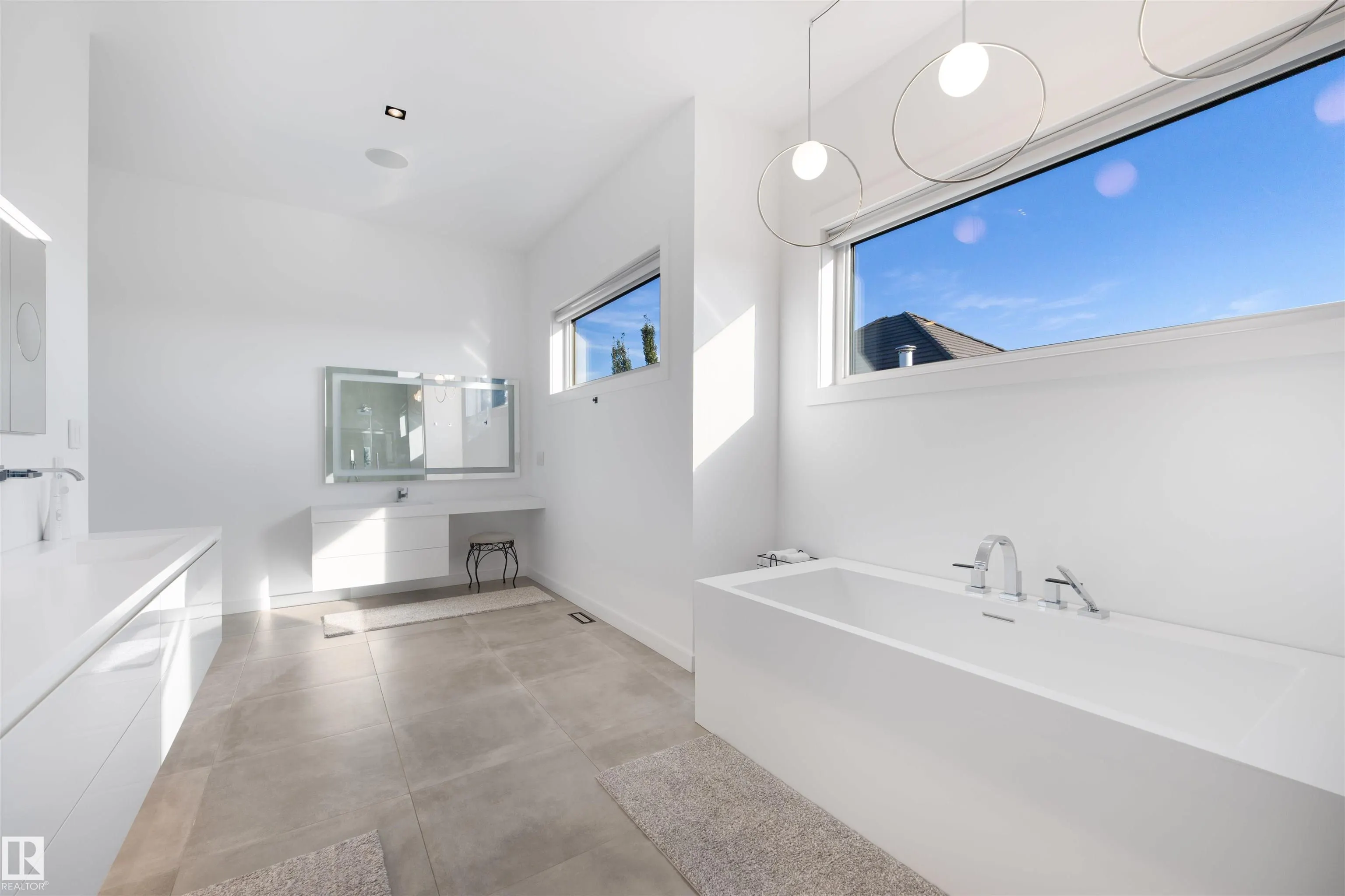 17 WINDERMERE Drive
