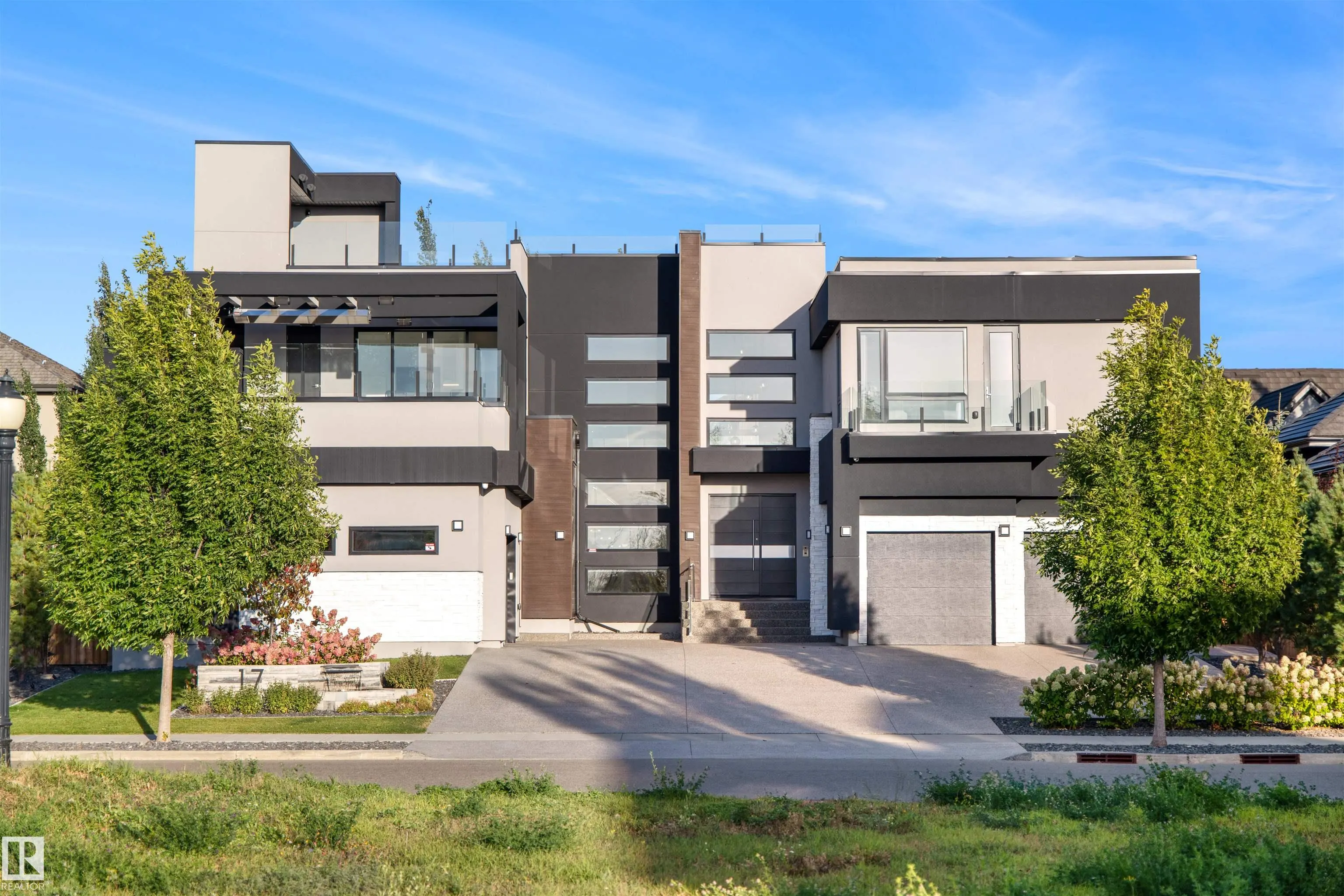 17 WINDERMERE Drive