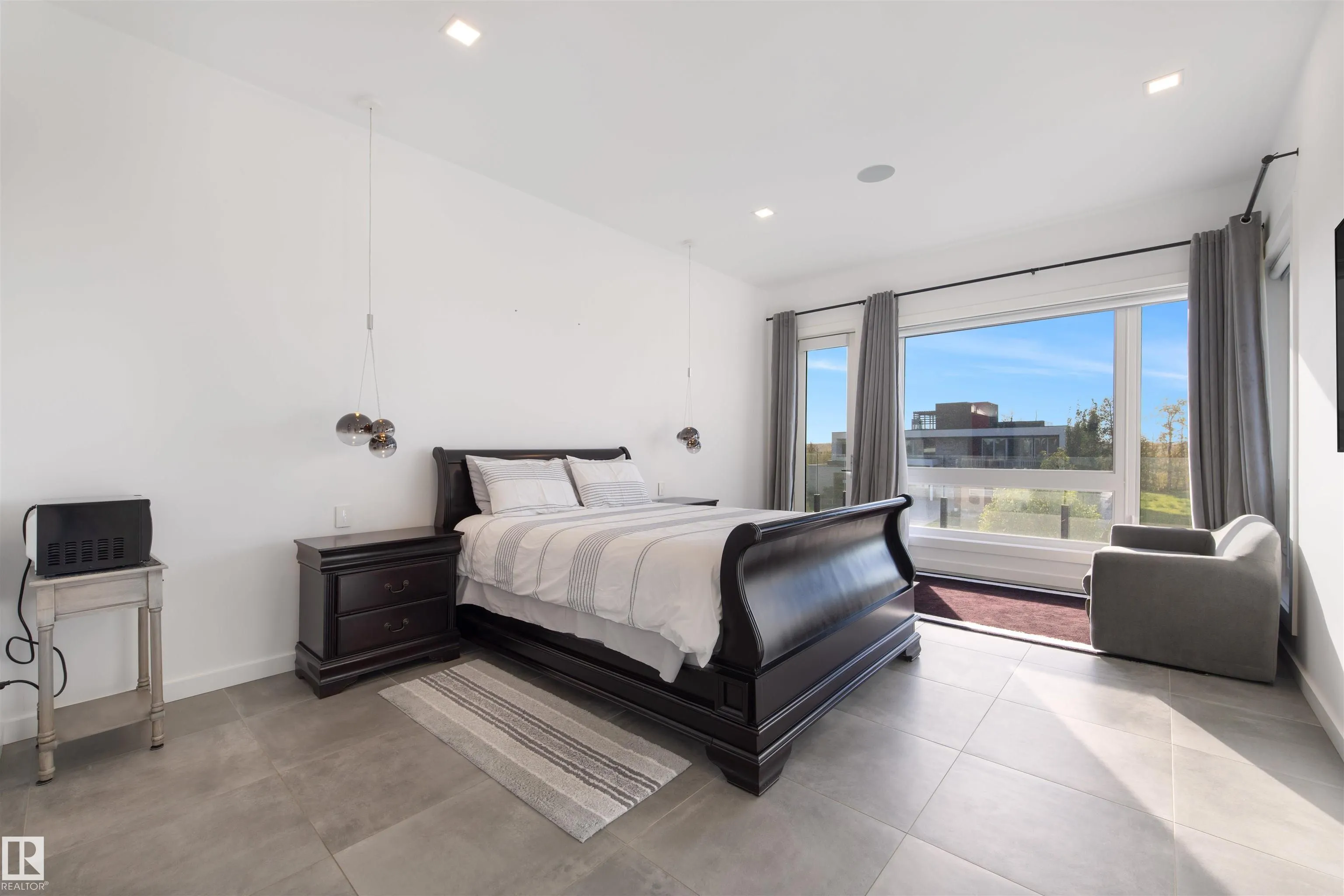 17 WINDERMERE Drive