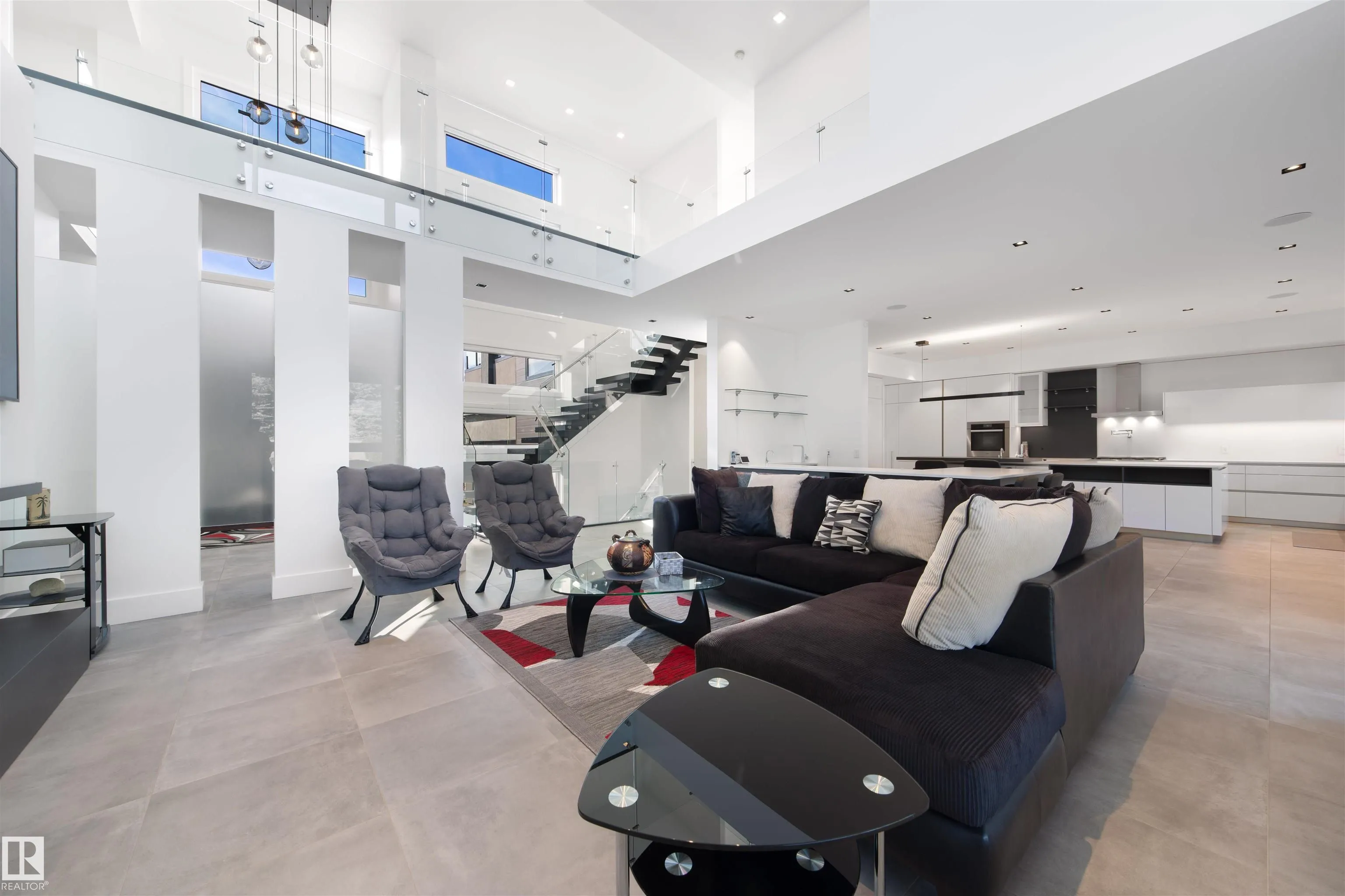 17 WINDERMERE Drive