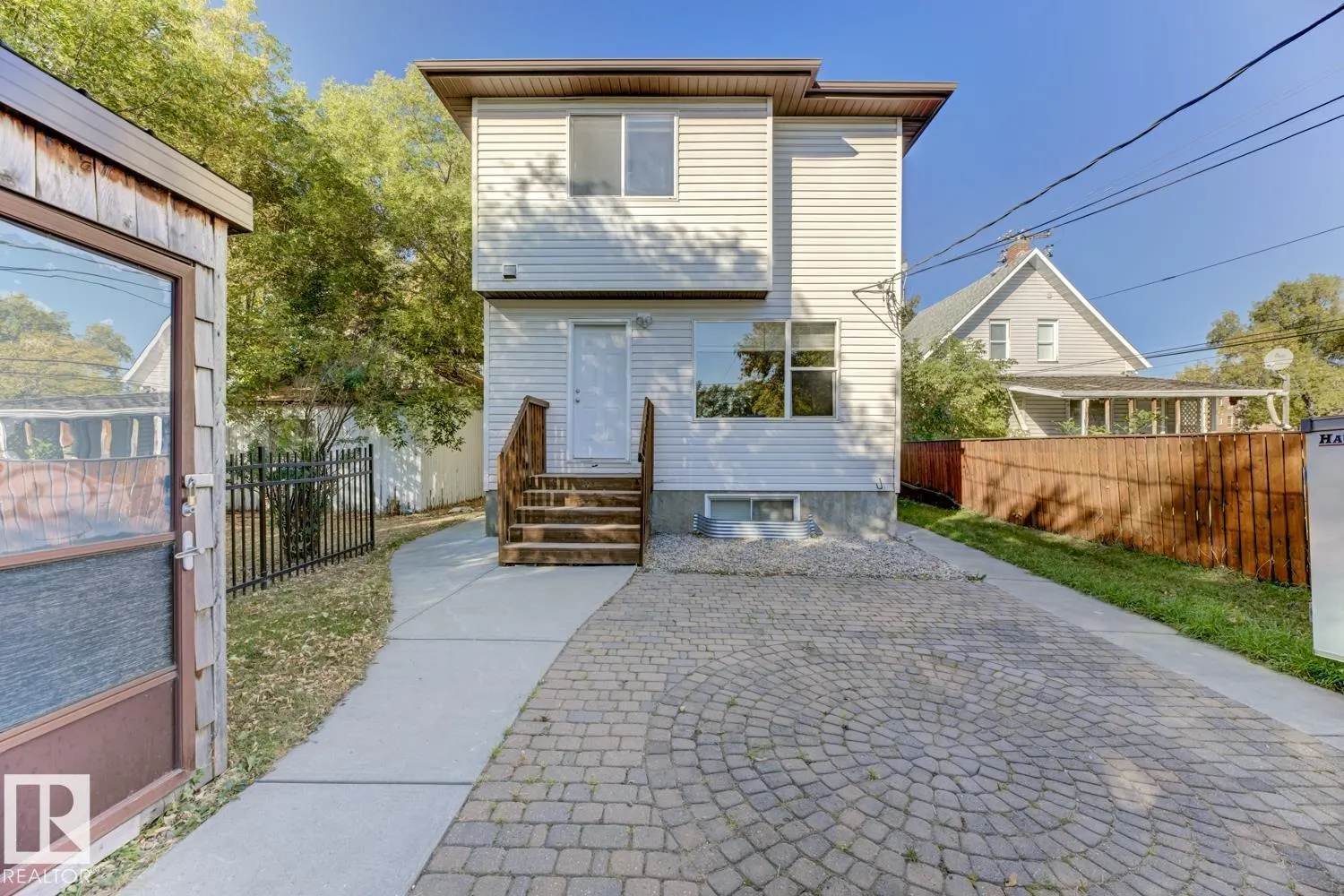 11945 80 Street