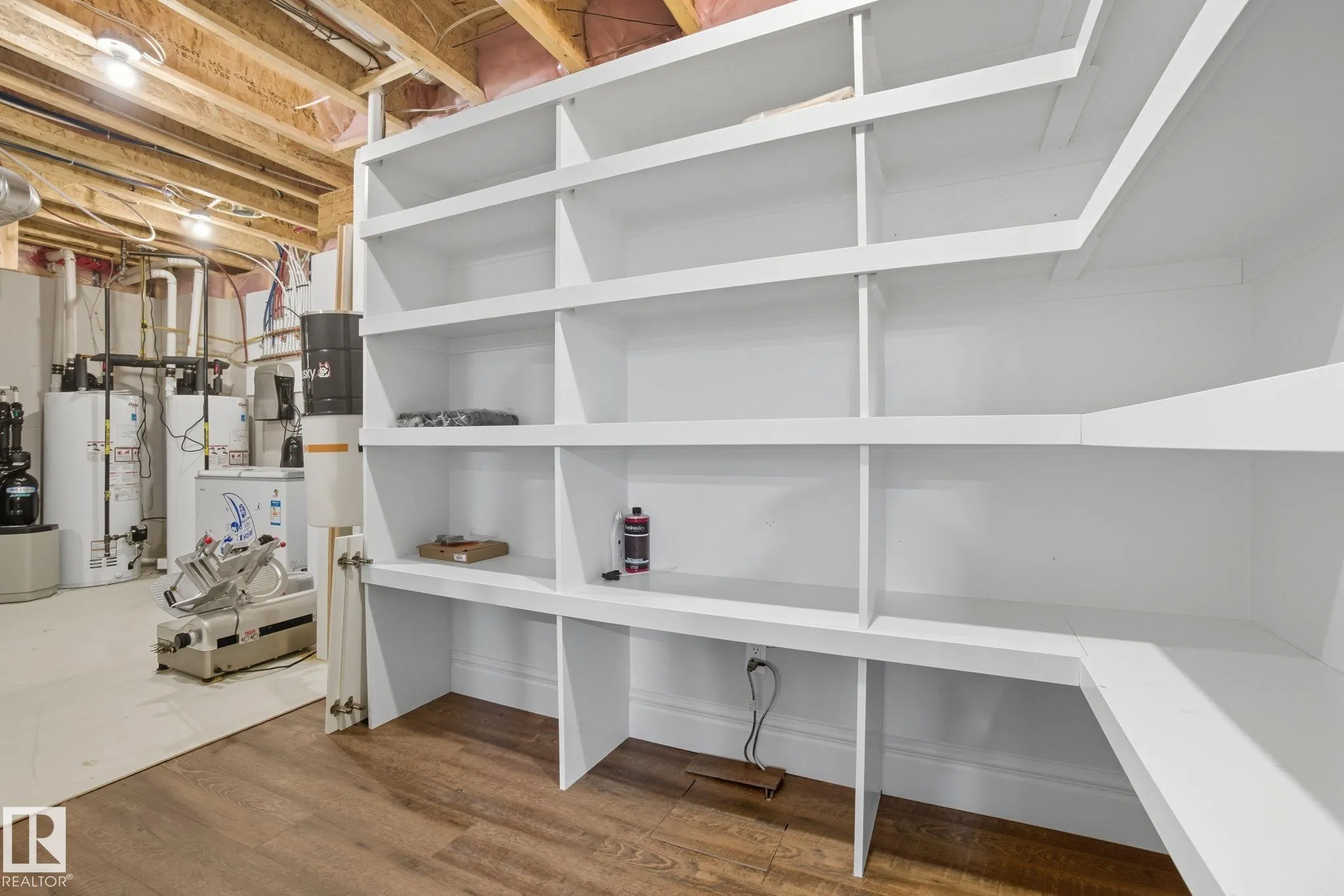 3545 WATSON Point(e)