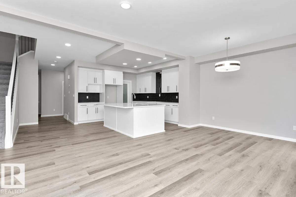2367 EGRET Way