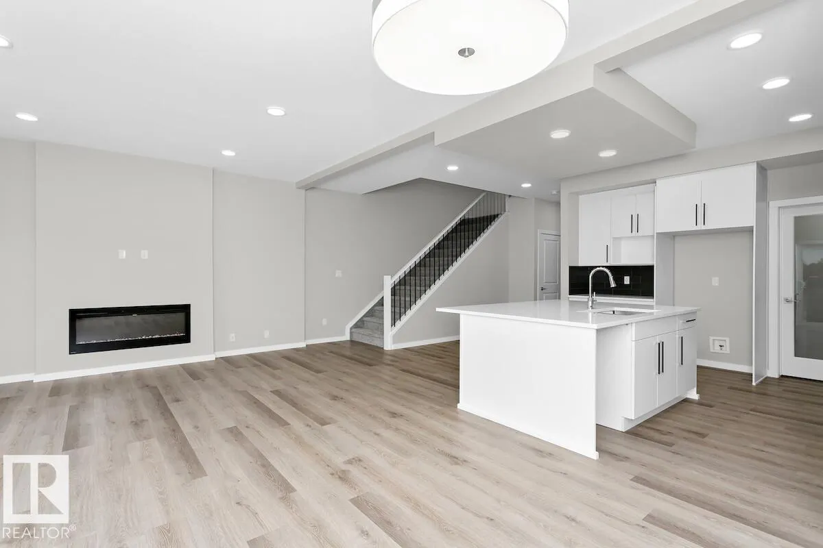 2367 EGRET Way