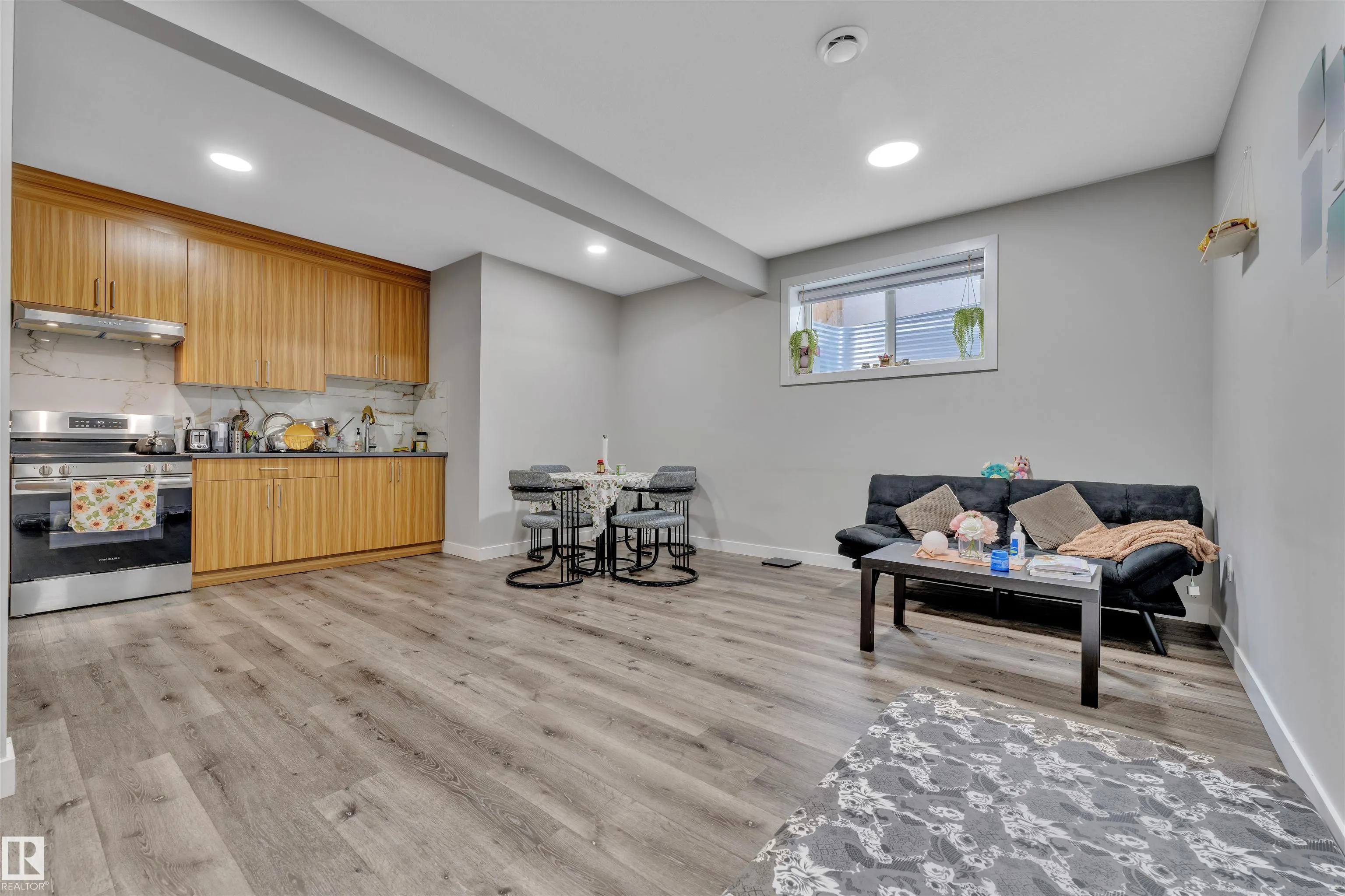1809 18A Avenue